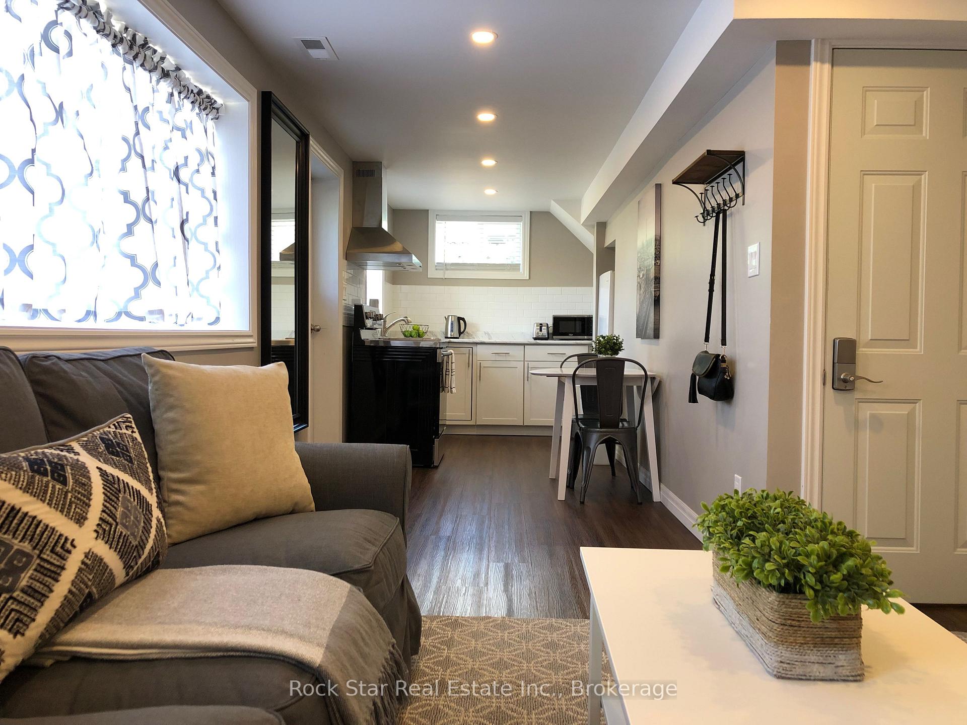 Photo 8 of 84 Maple Drive, Belleville, Belleville Ward — HOMEH