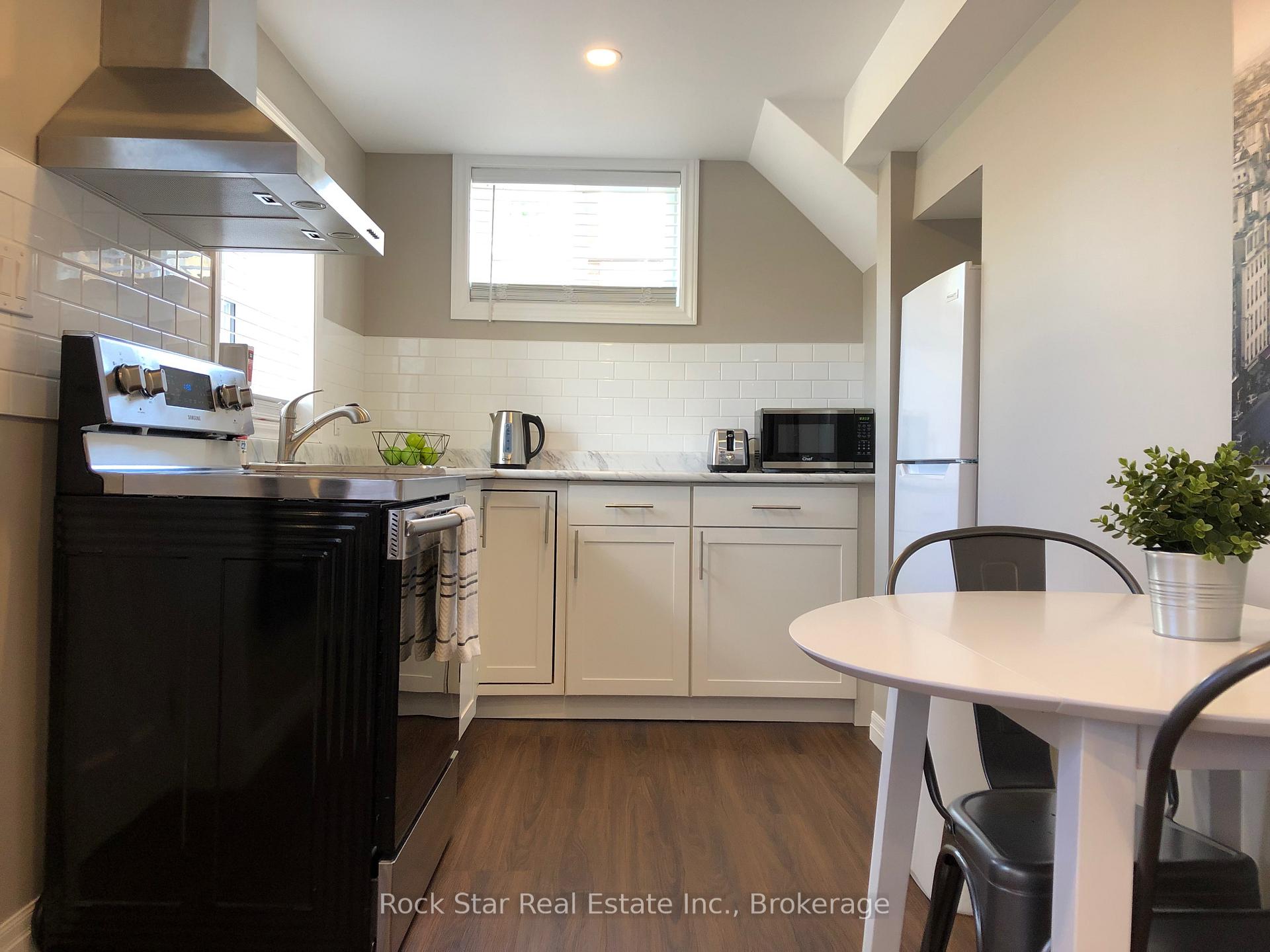 Photo 10 of 84 Maple Drive, Belleville, Belleville Ward — HOMEH