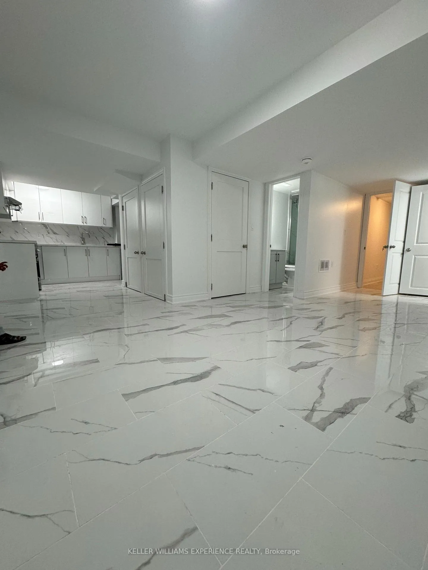 Photo 6 of Unit Lower, 29 Paddington Grove, Barrie, Holly — HOMEH