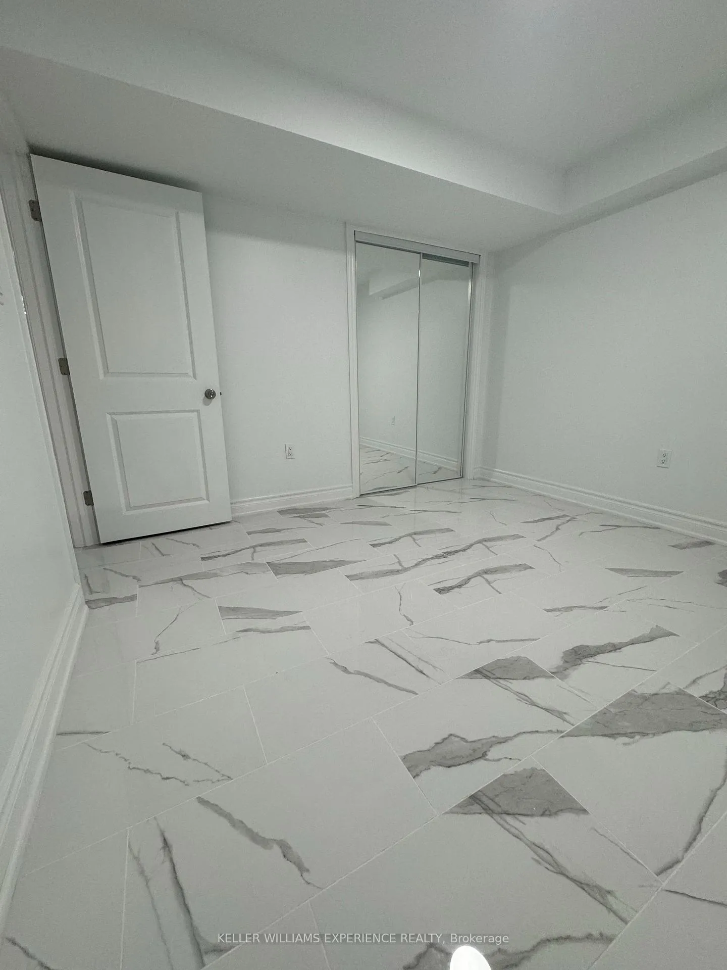 Photo 8 of Unit Lower, 29 Paddington Grove, Barrie, Holly — HOMEH