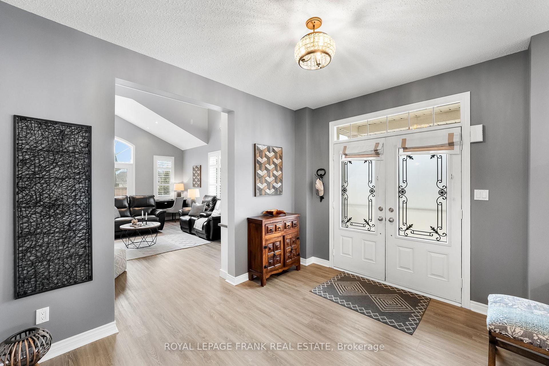 Photo 6 of 110 Piper Crescent, Clarington, Bowmanville — HOMEH