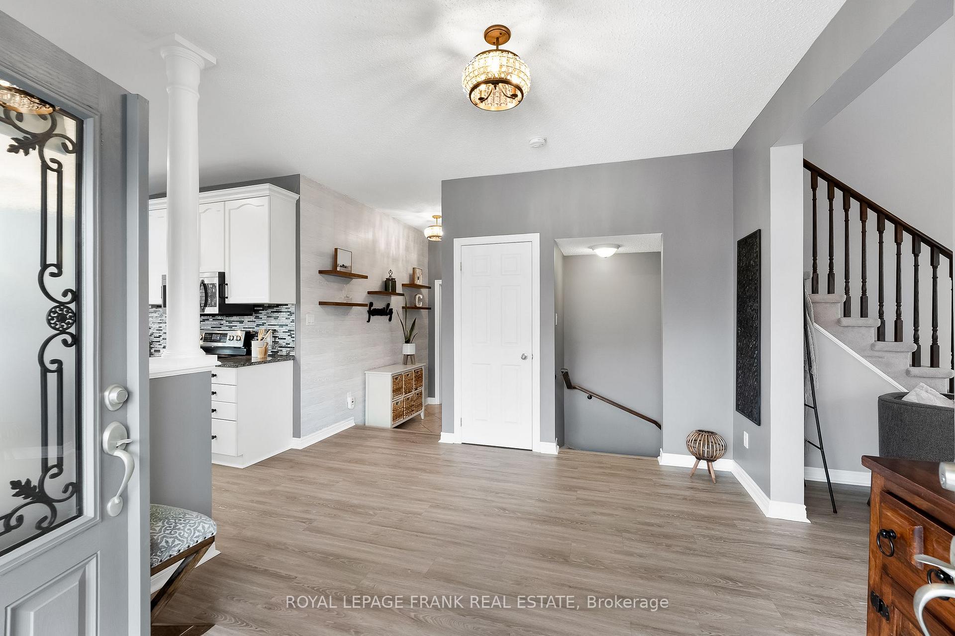 Photo 8 of 110 Piper Crescent, Clarington, Bowmanville — HOMEH