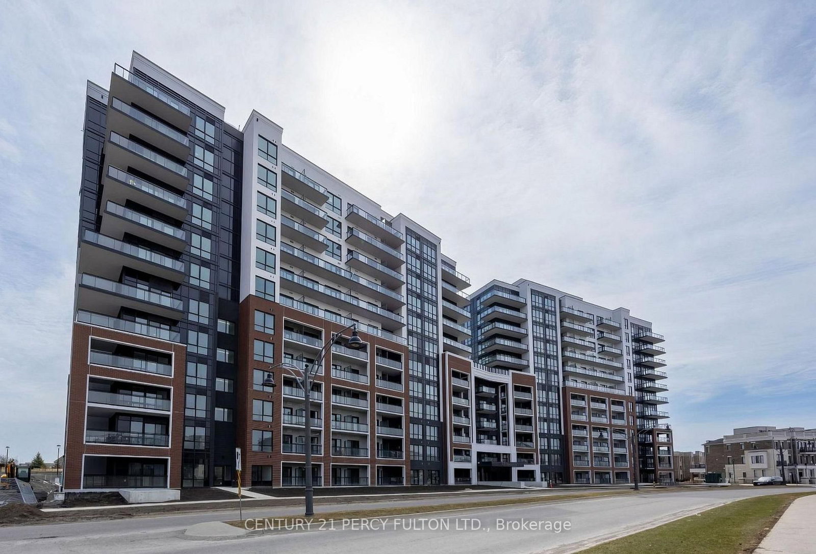 Photo 2 of Unit 923, 51 Clarington Blvd, Clarington, Bowmanville — HOMEH