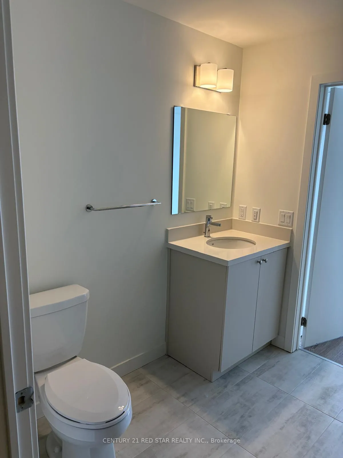 Photo 4 of Unit 519, 51 Clarington Blvd, Clarington, Bowmanville — HOMEH