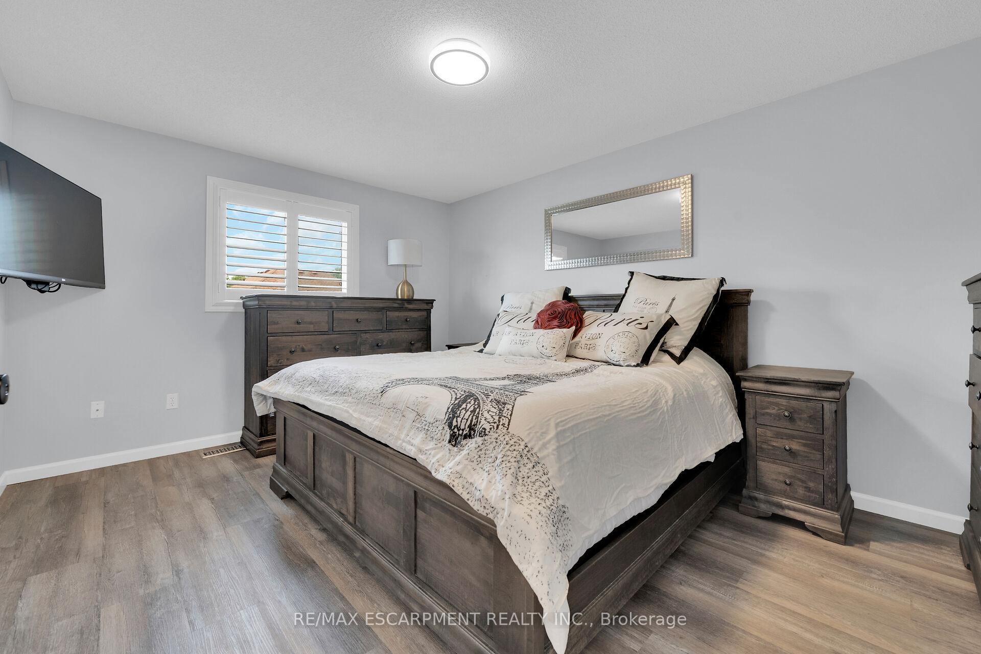 Photo 20 of 88 Redfern Avenue, Hamilton, Mountview — HOMEH