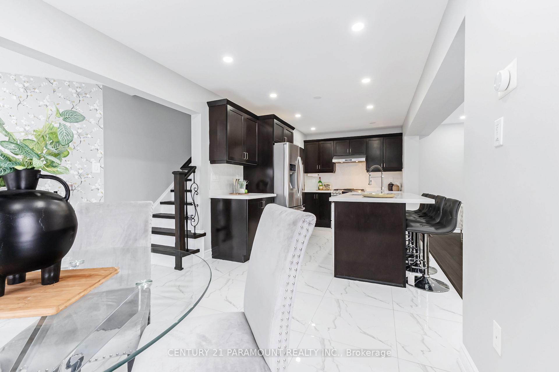 Photo 9 of 39 Fenchurch Drive, Brampton, Northwest Brampton — HOMEH