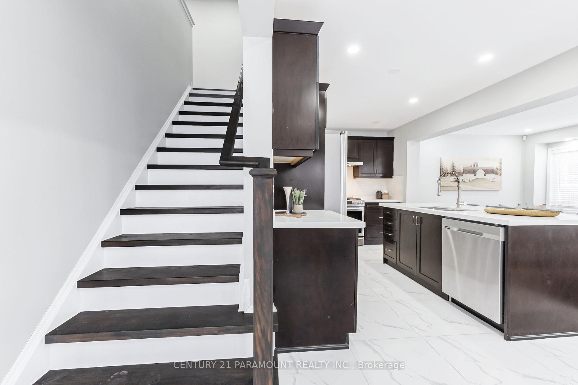 Photo 14 of 39 Fenchurch Drive, Brampton, Northwest Brampton — HOMEH