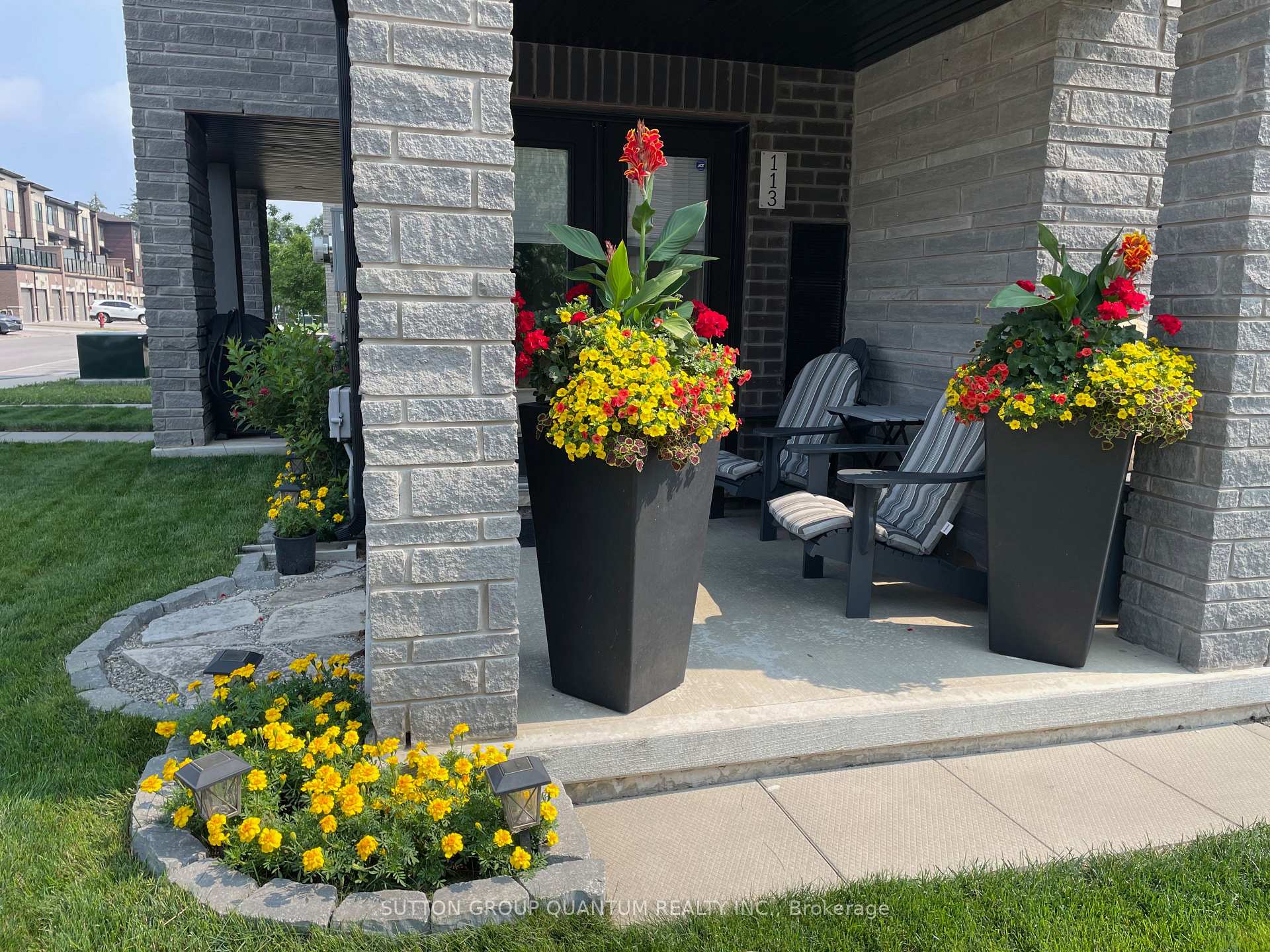 Photo 3 of Unit 113, 590 North Service Road, Hamilton, Lakeshore — HOMEH