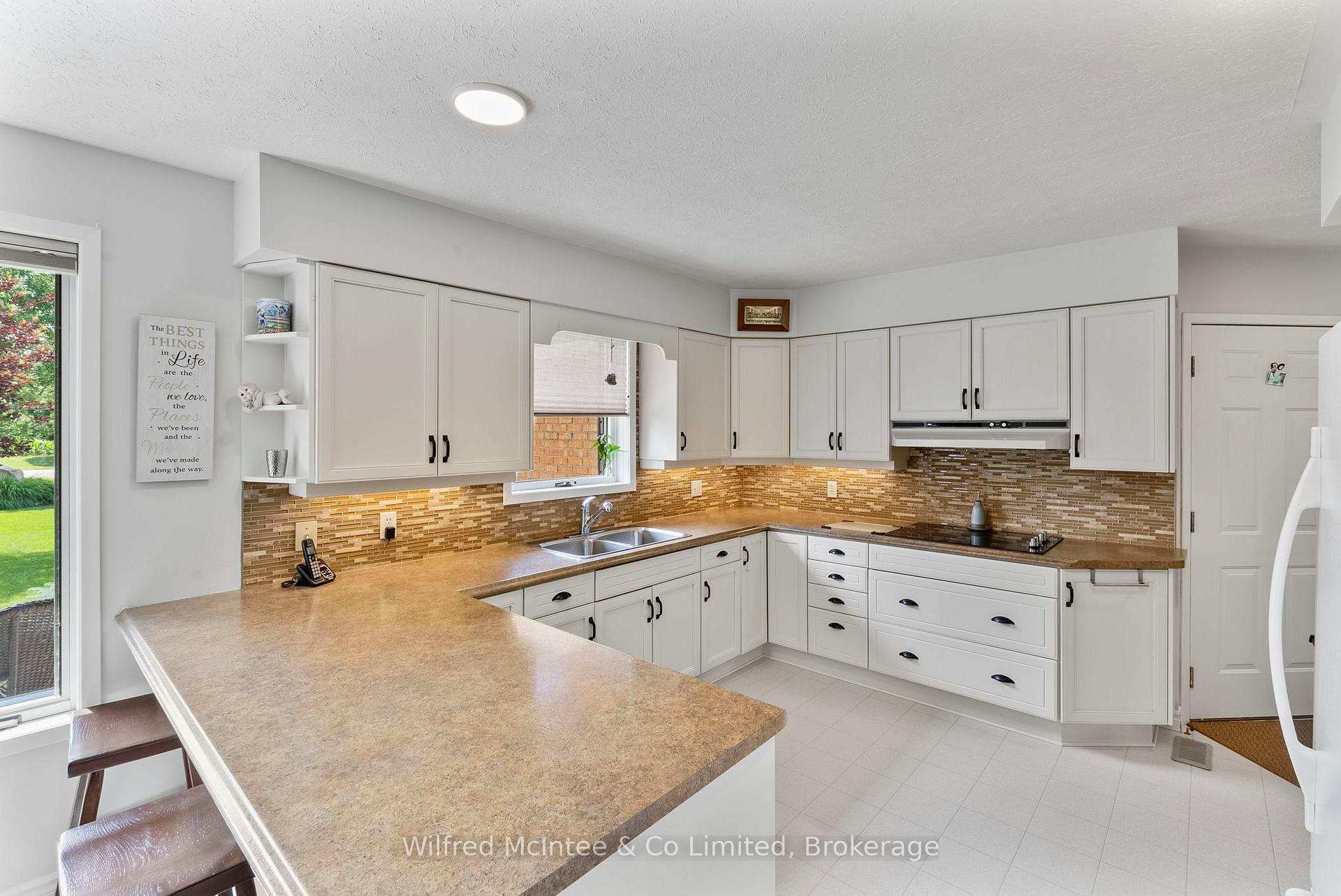 Photo 15 of 30 Geeson Avenue, Brockton — HOMEH