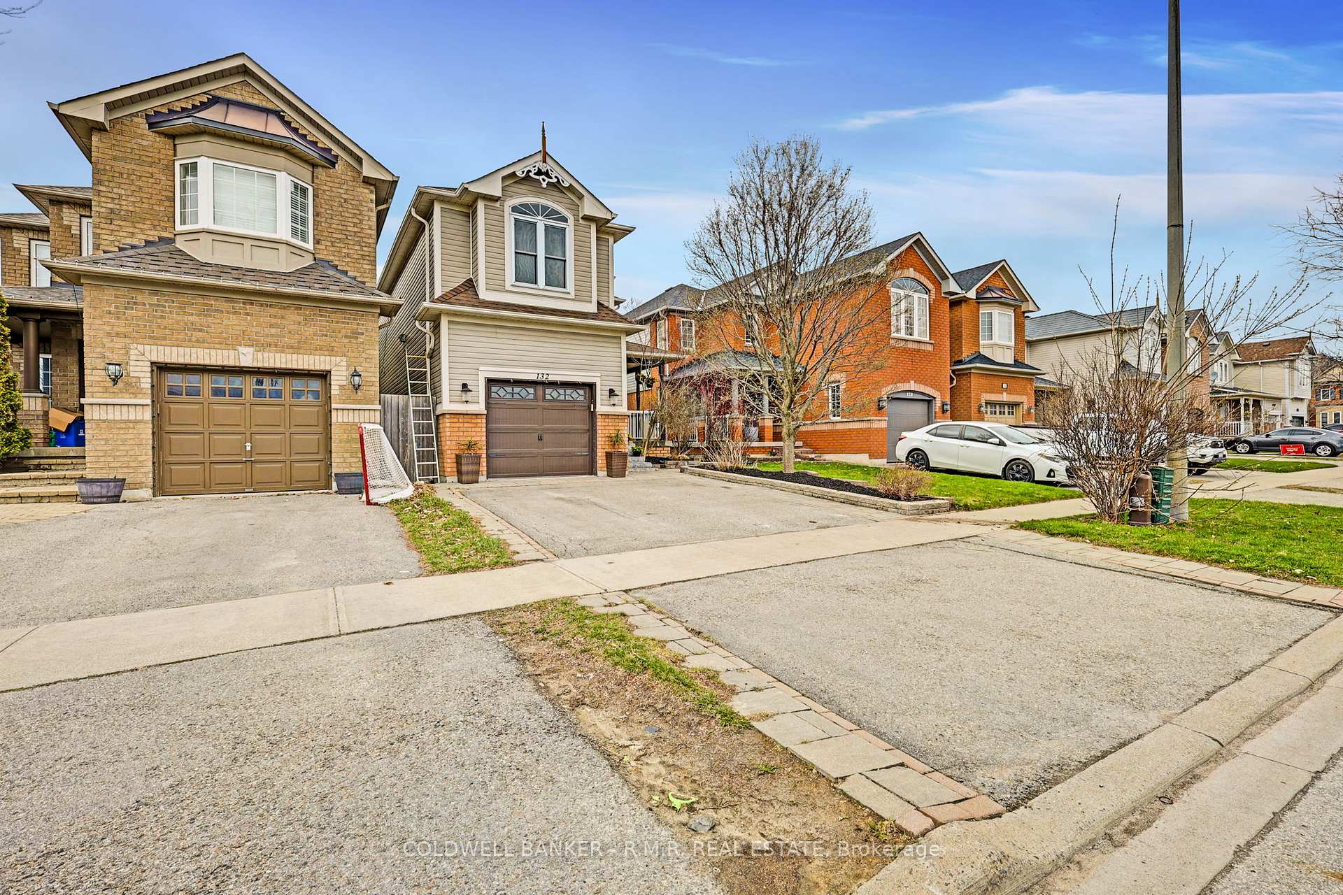 Photo 3 of 132 Bannister Street, Clarington, Bowmanville — HOMEH