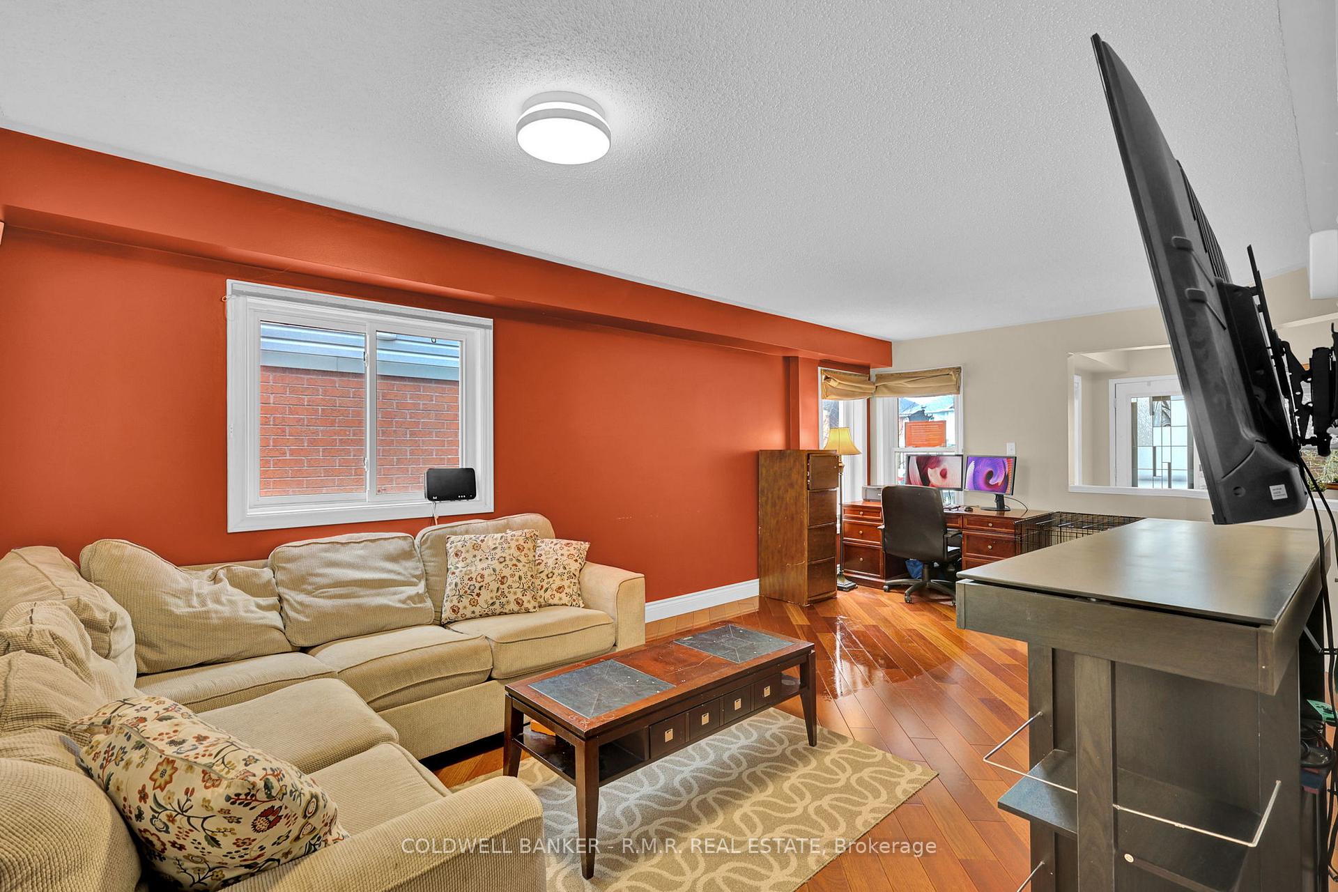 Photo 7 of 132 Bannister Street, Clarington, Bowmanville — HOMEH