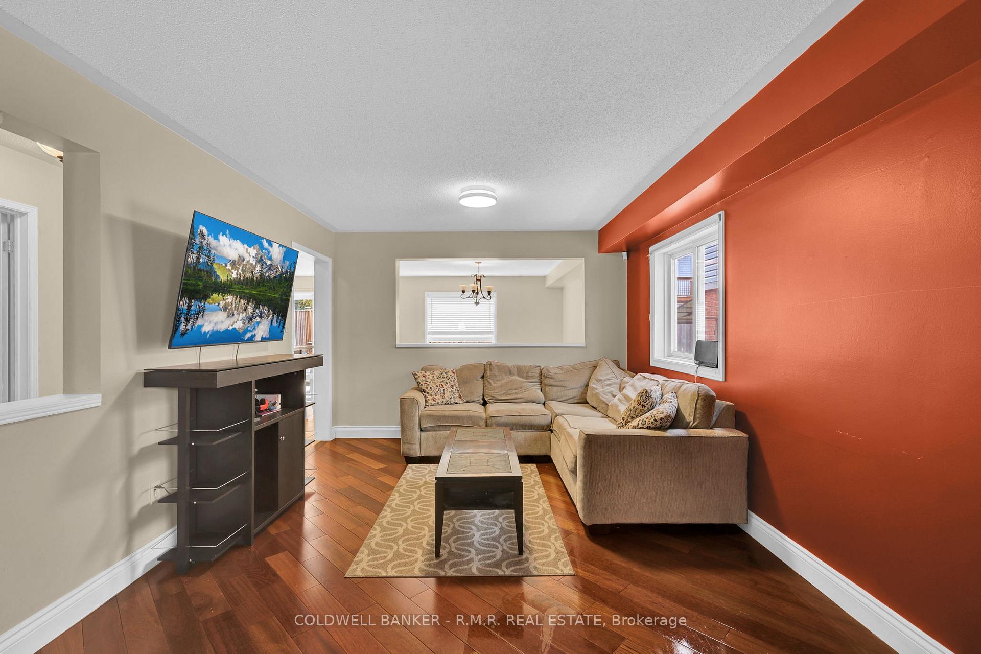 Photo 8 of 132 Bannister Street, Clarington, Bowmanville — HOMEH