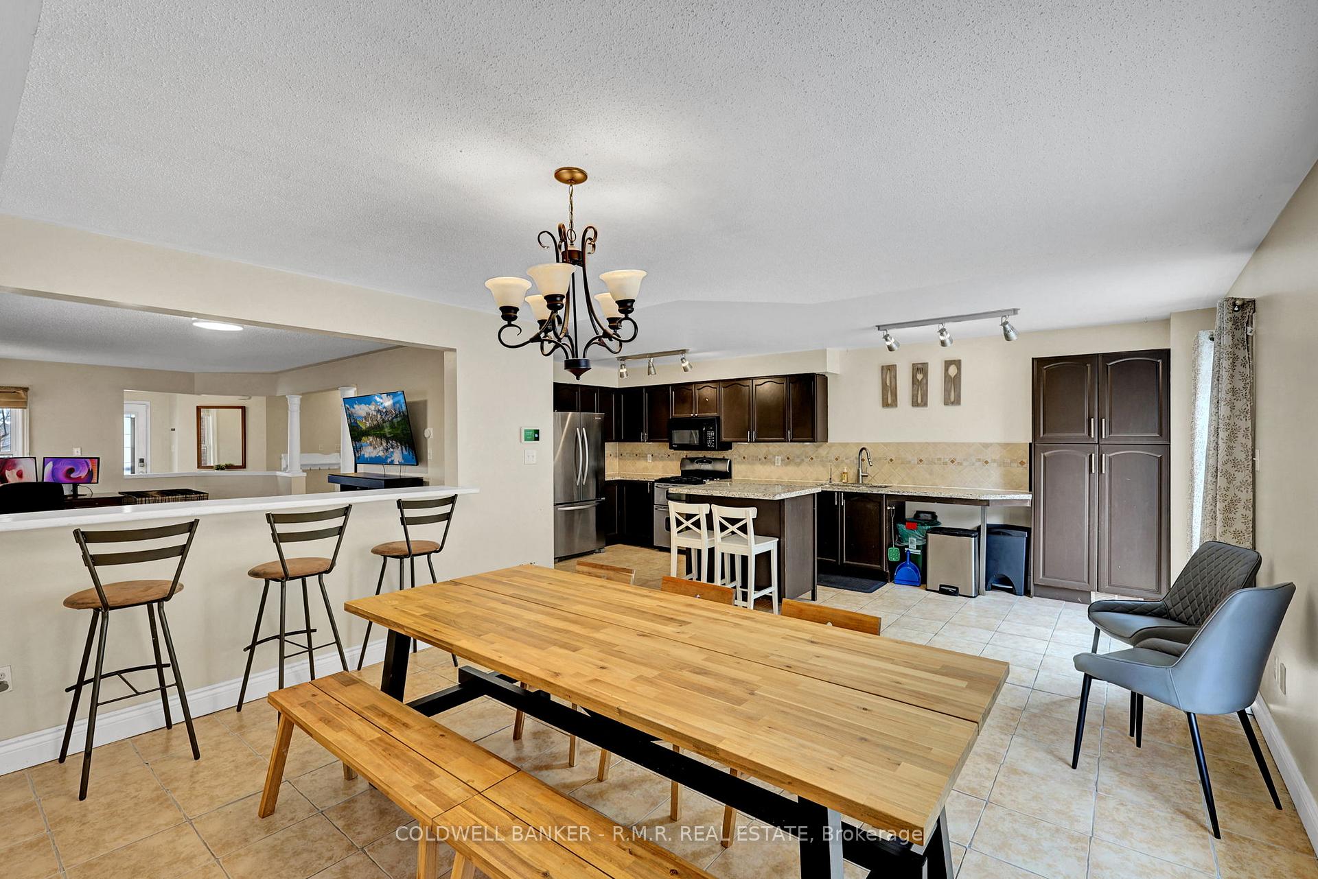 Photo 10 of 132 Bannister Street, Clarington, Bowmanville — HOMEH