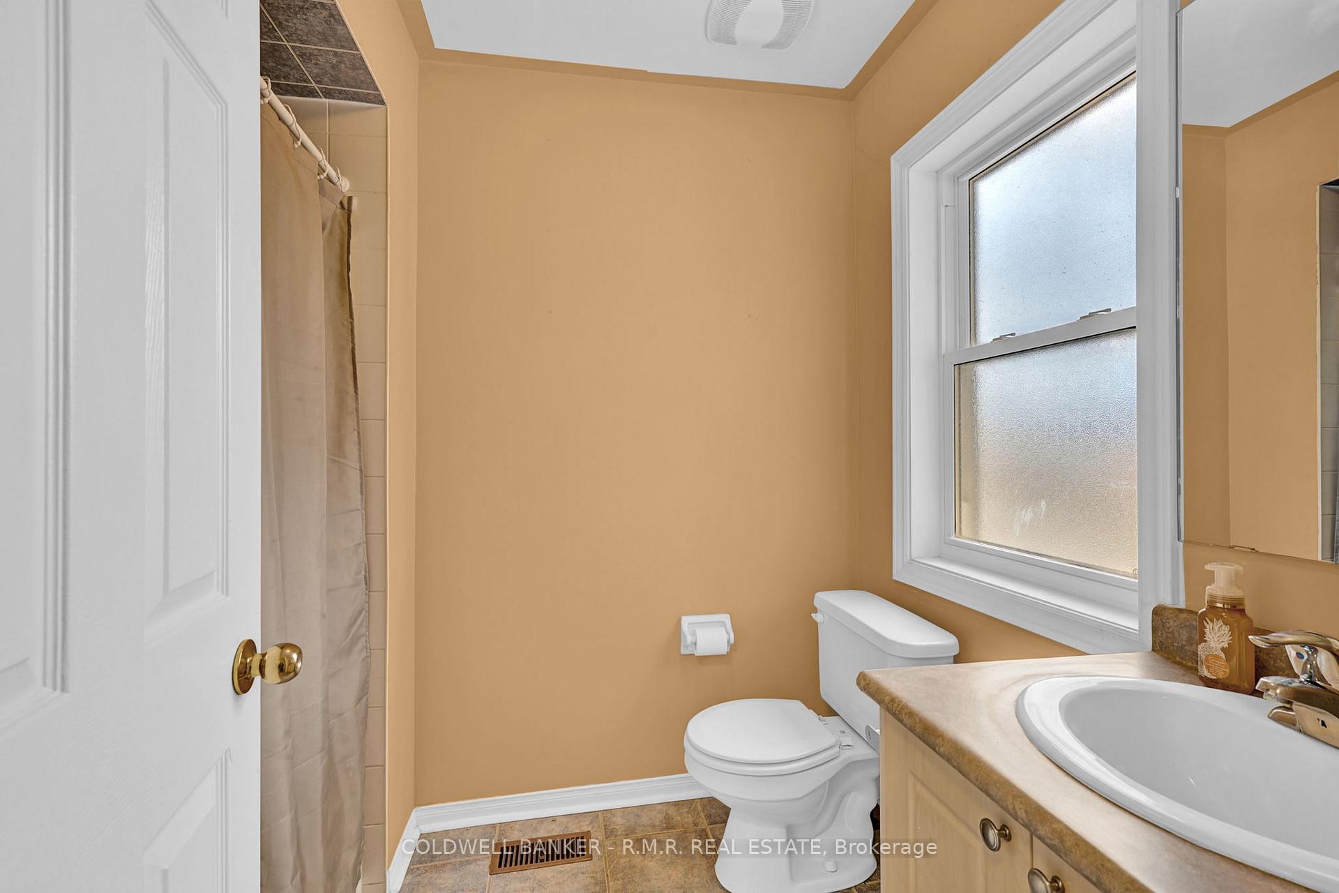 Photo 28 of 132 Bannister Street, Clarington, Bowmanville — HOMEH