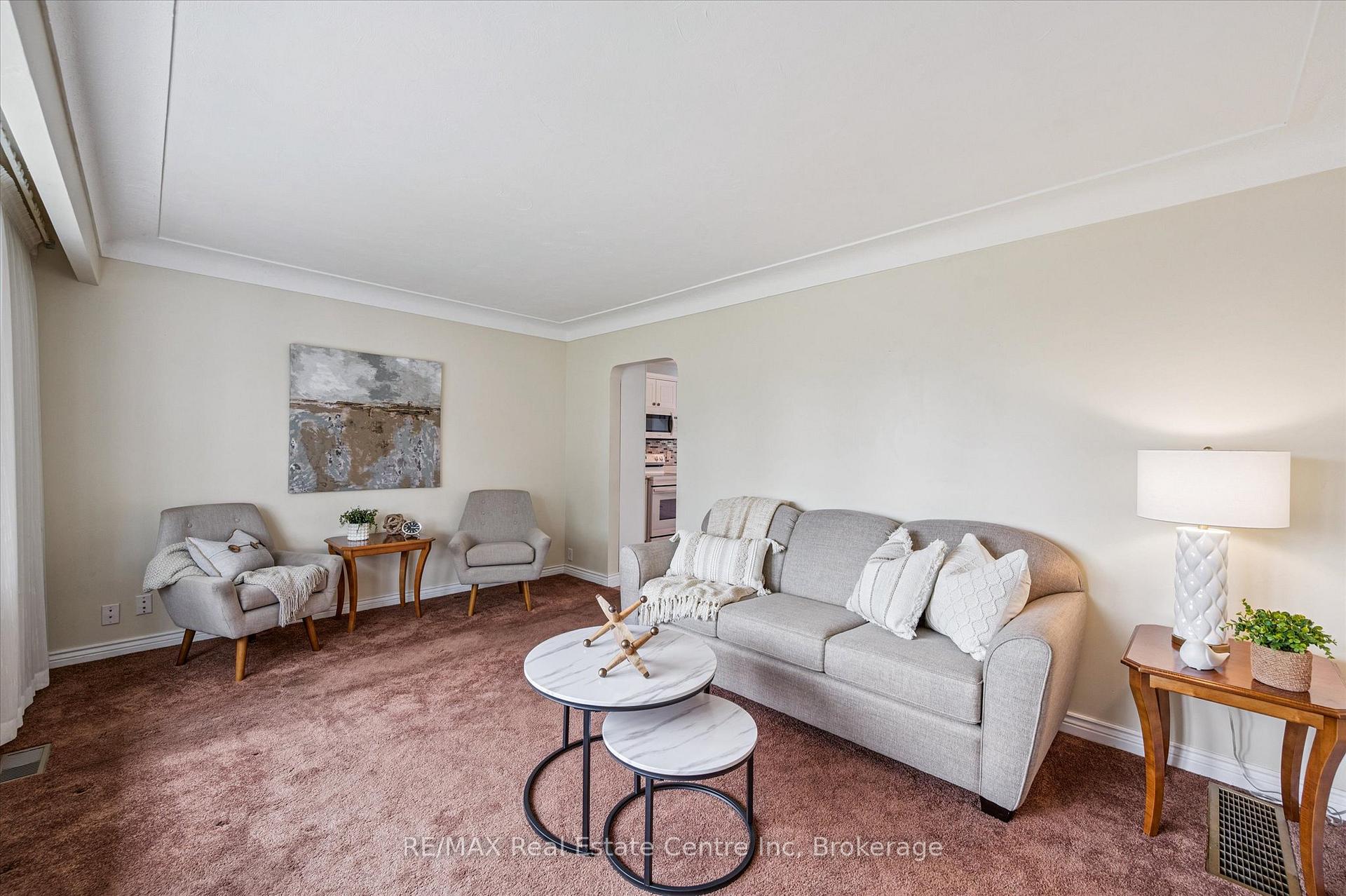 Photo 4 of 288 Margaret Avenue, Hamilton, Stoney Creek — HOMEH