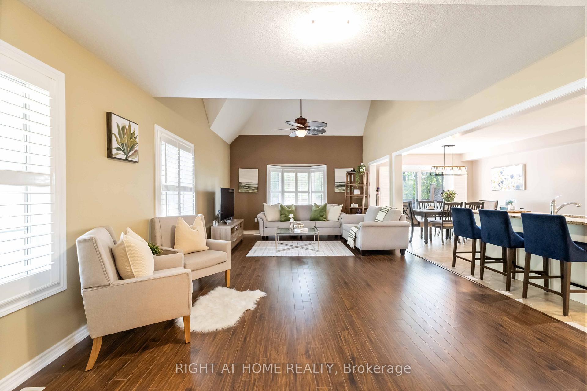 Photo 12 of 28 Lynch Crescent, Hamilton, Binbrook — HOMEH
