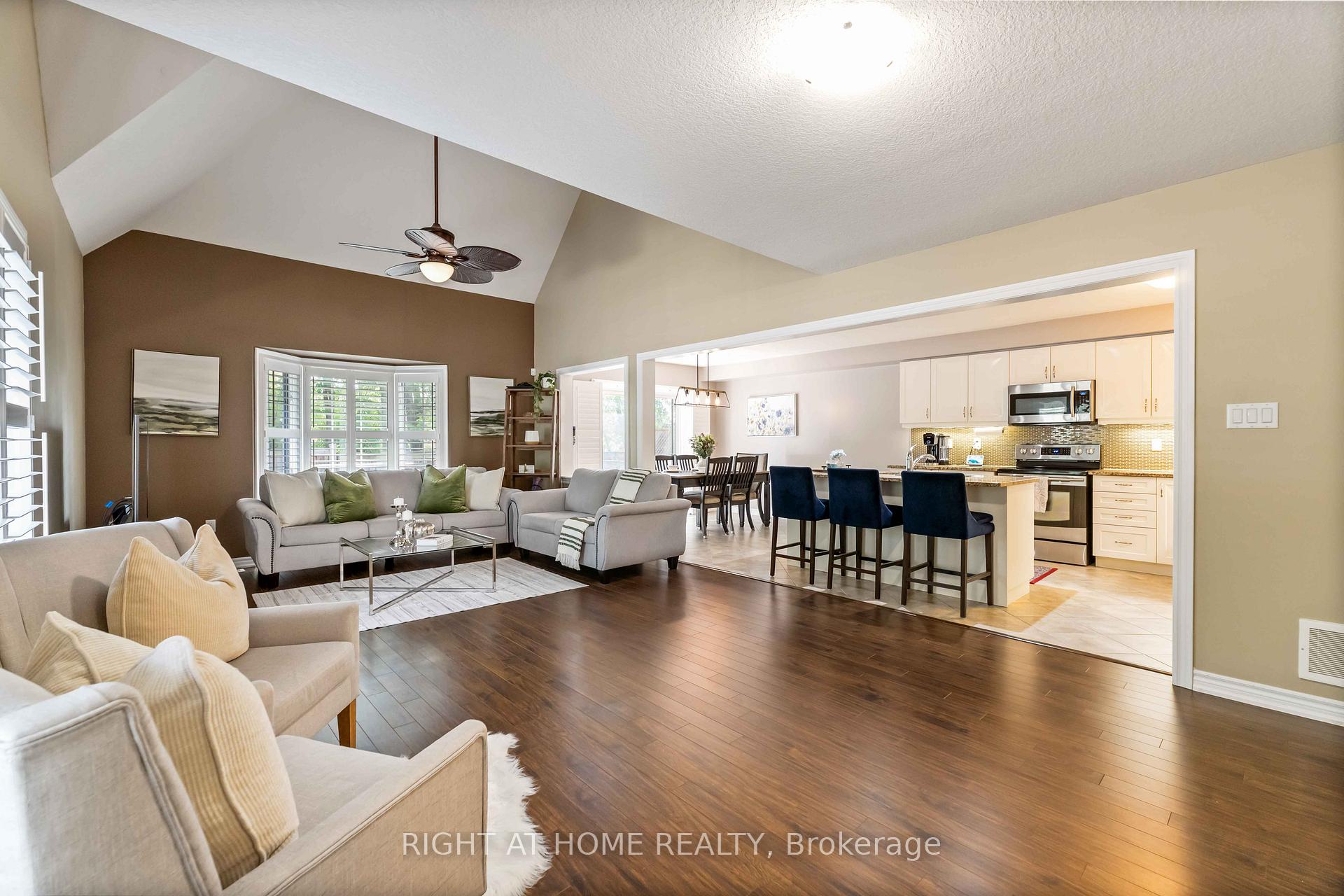 Photo 15 of 28 Lynch Crescent, Hamilton, Binbrook — HOMEH