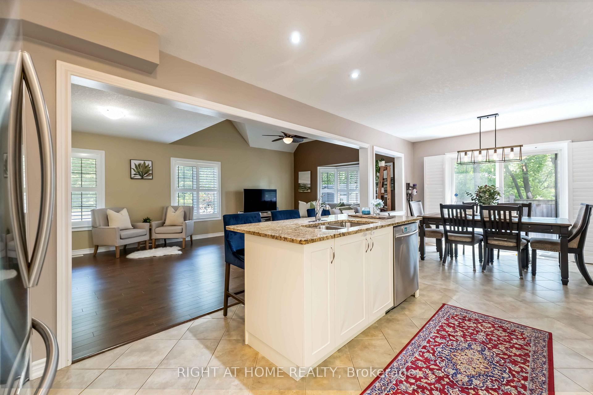 Photo 17 of 28 Lynch Crescent, Hamilton, Binbrook — HOMEH