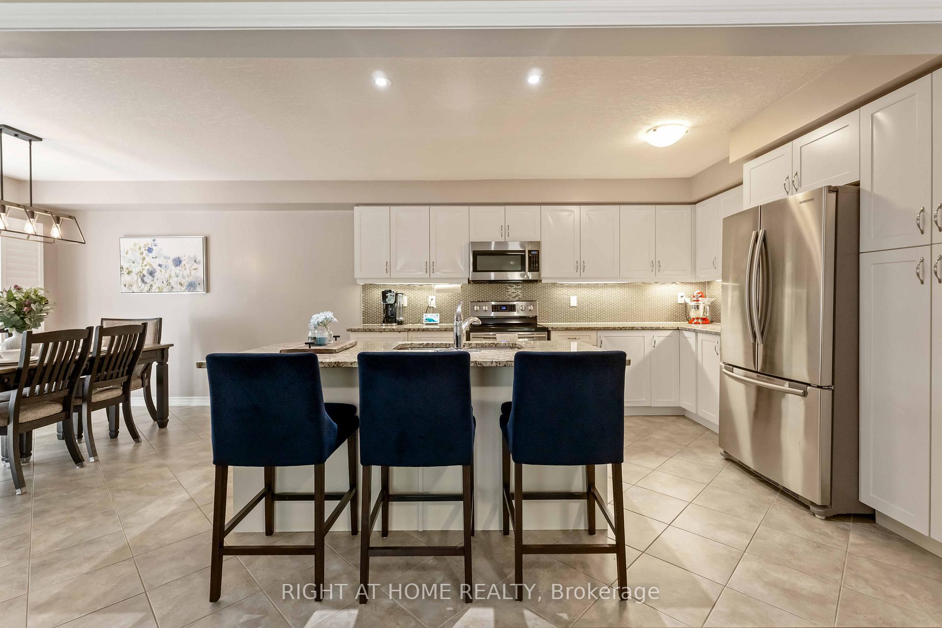 Photo 18 of 28 Lynch Crescent, Hamilton, Binbrook — HOMEH