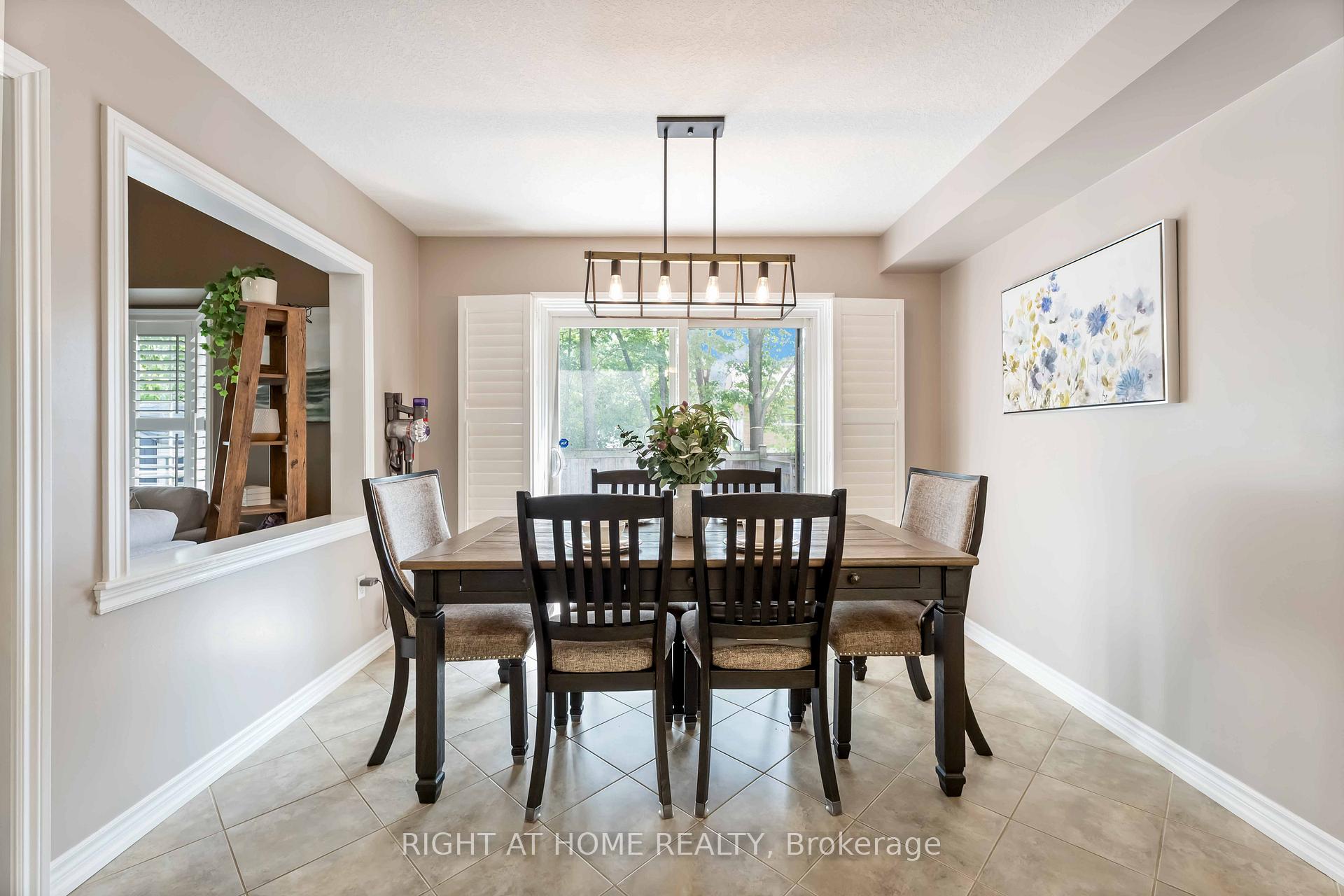 Photo 22 of 28 Lynch Crescent, Hamilton, Binbrook — HOMEH