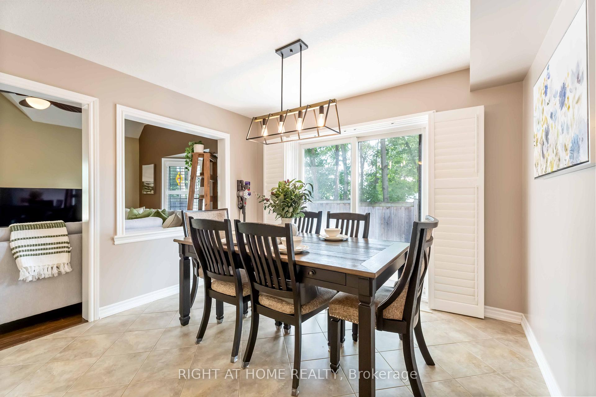 Photo 23 of 28 Lynch Crescent, Hamilton, Binbrook — HOMEH