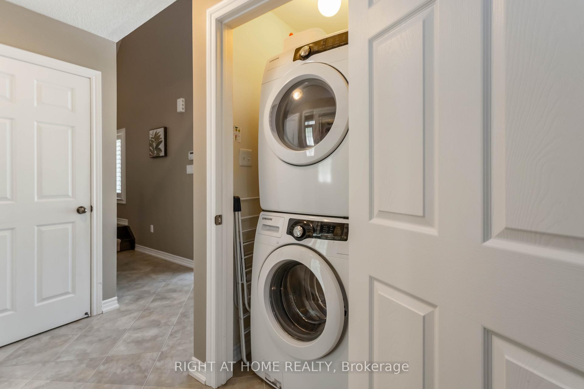 Photo 25 of 28 Lynch Crescent, Hamilton, Binbrook — HOMEH