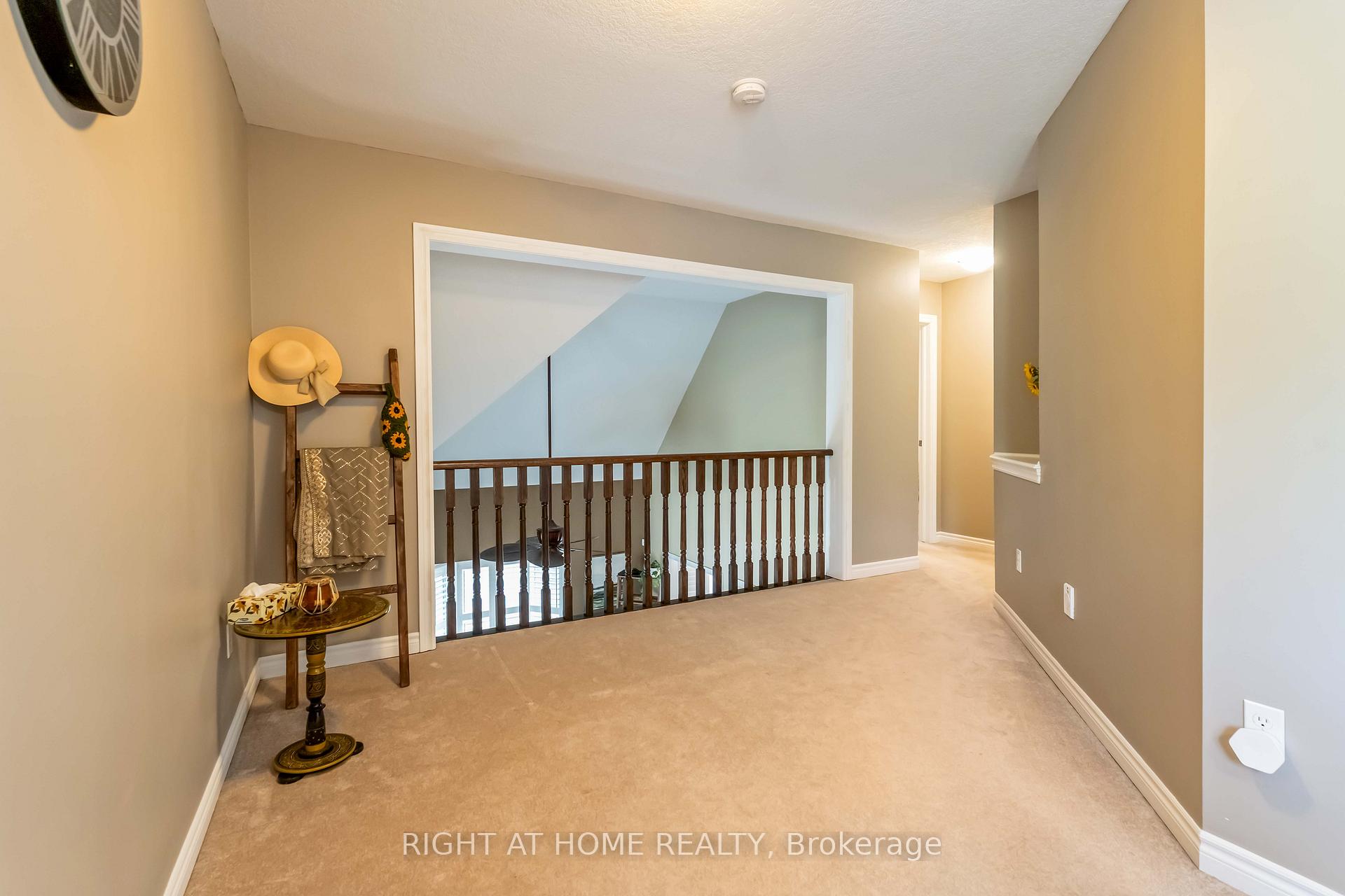 Photo 27 of 28 Lynch Crescent, Hamilton, Binbrook — HOMEH