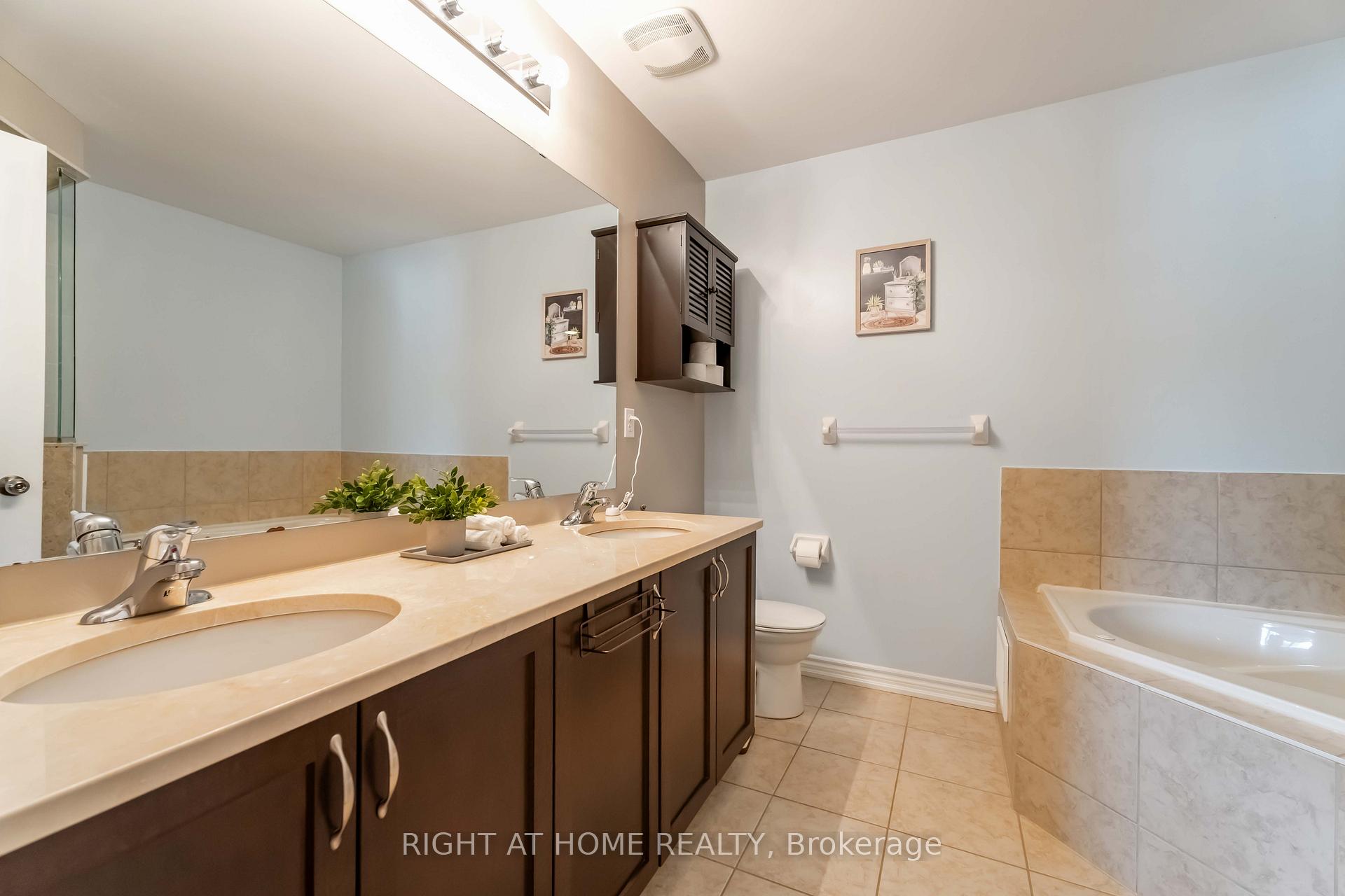 Photo 32 of 28 Lynch Crescent, Hamilton, Binbrook — HOMEH