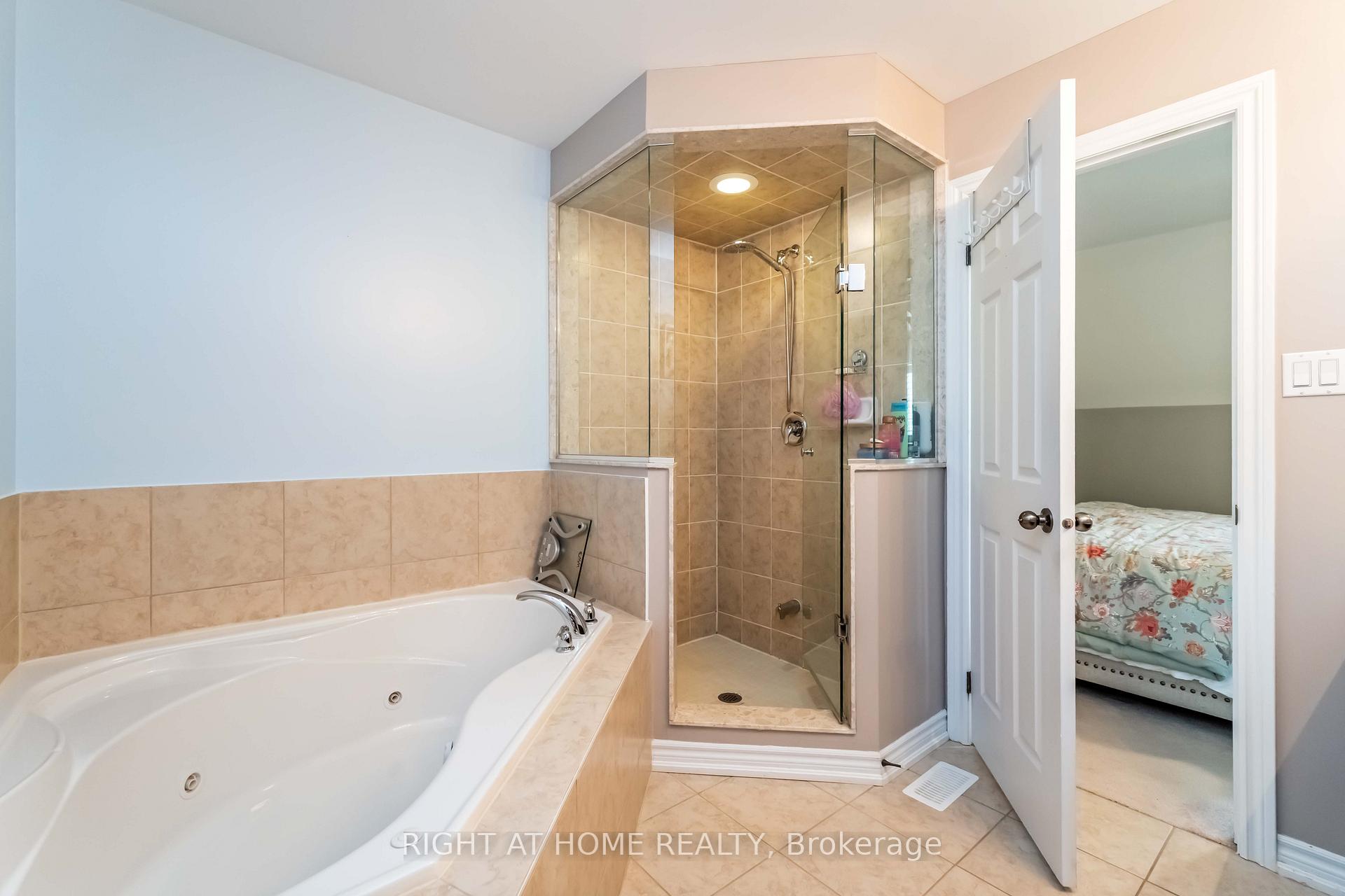 Photo 33 of 28 Lynch Crescent, Hamilton, Binbrook — HOMEH