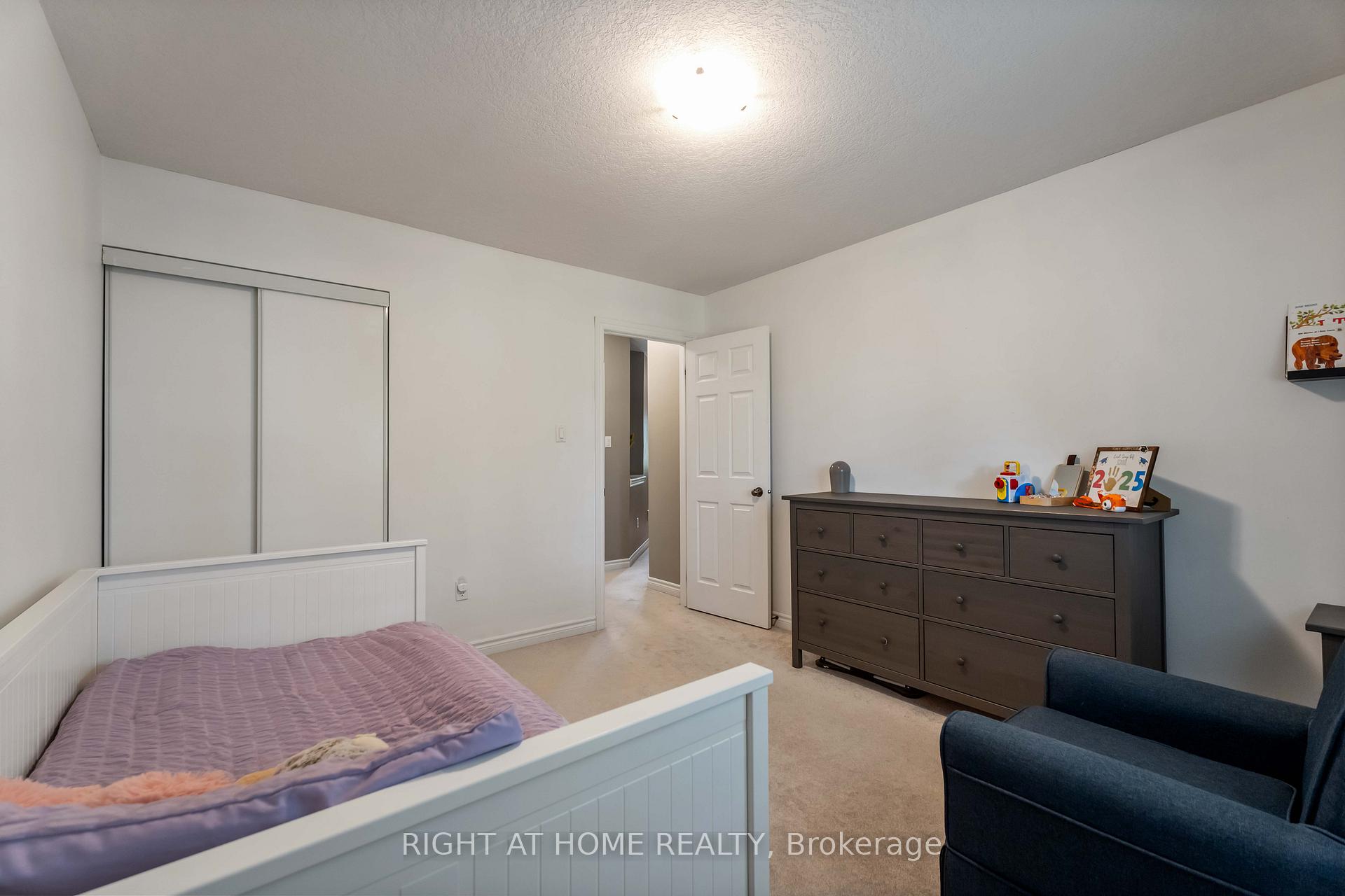 Photo 35 of 28 Lynch Crescent, Hamilton, Binbrook — HOMEH