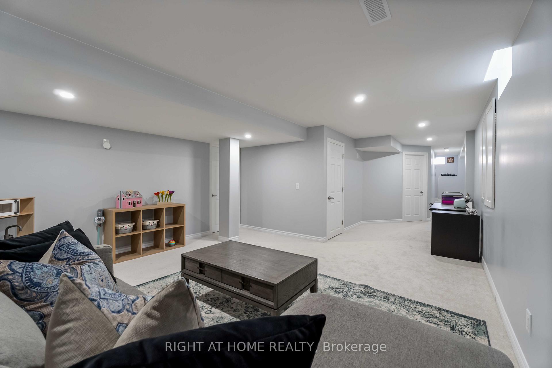 Photo 39 of 28 Lynch Crescent, Hamilton, Binbrook — HOMEH