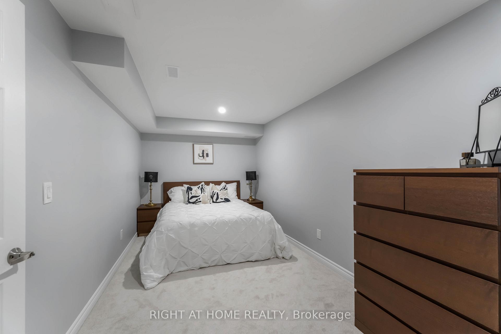 Photo 40 of 28 Lynch Crescent, Hamilton, Binbrook — HOMEH