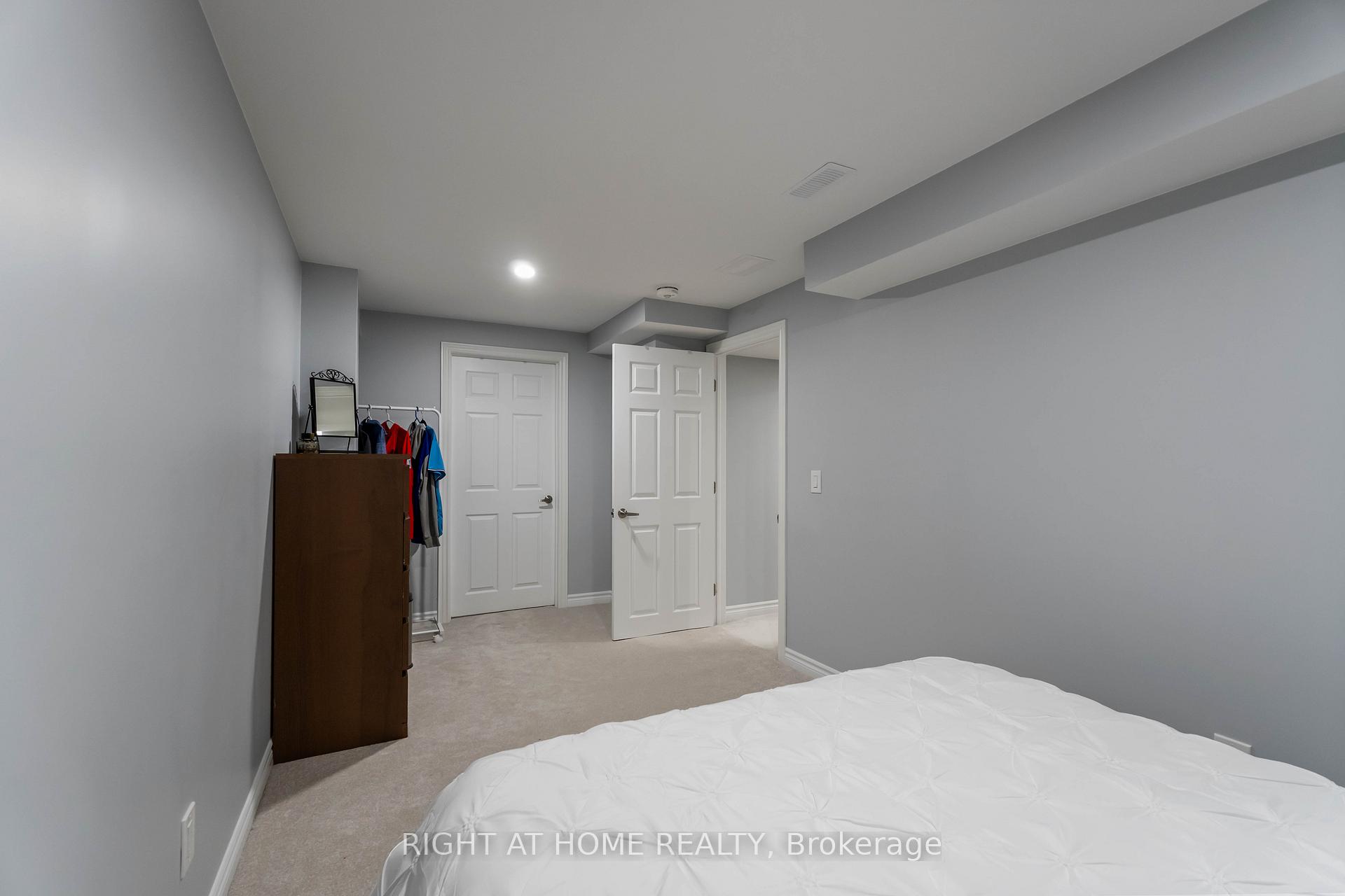 Photo 42 of 28 Lynch Crescent, Hamilton, Binbrook — HOMEH