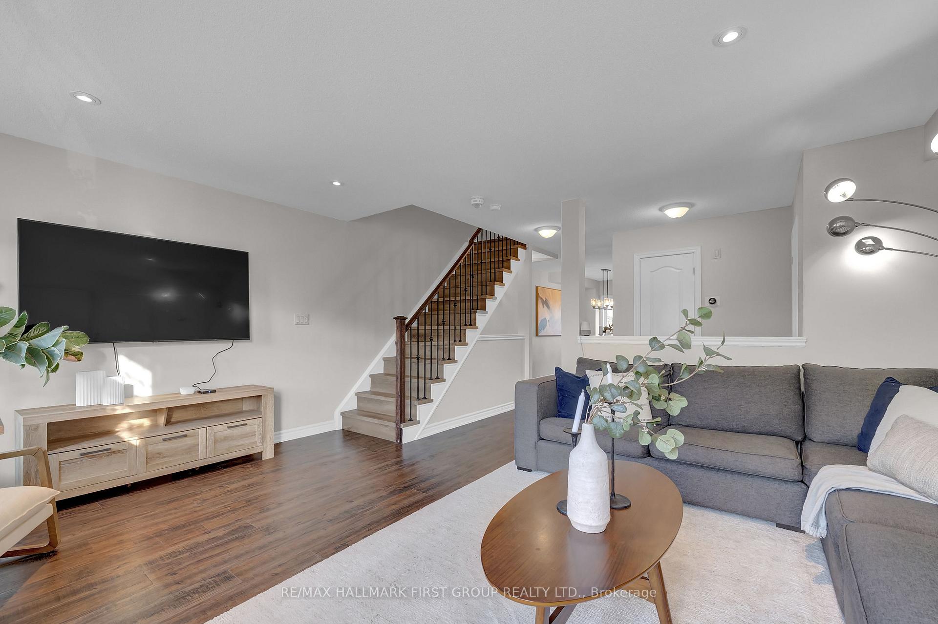 Photo 2 of 85 Markham Trail, Clarington, Bowmanville — HOMEH
