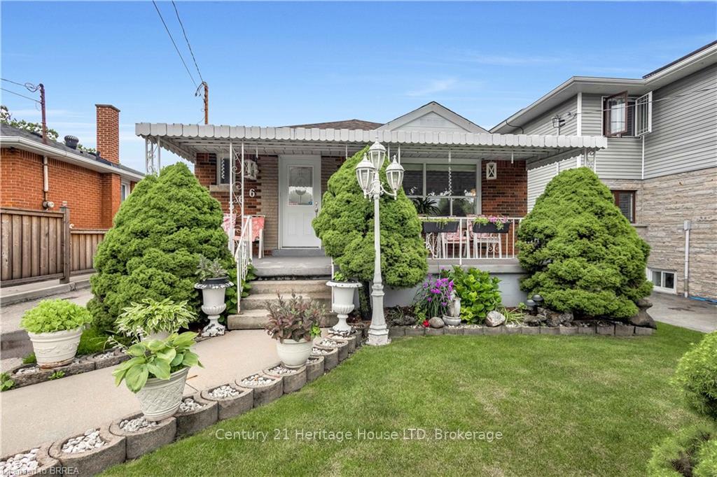 Front of 366 East 18th Street