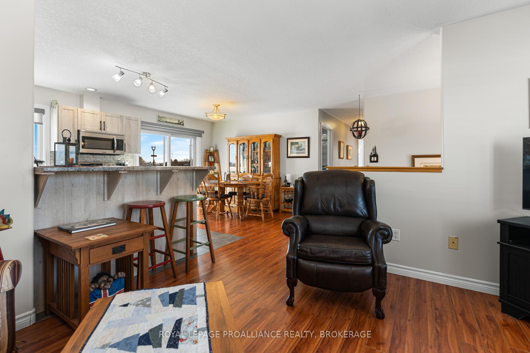 Photo 4 of 3242 Stage Coach Road, Frontenac, Frontenac South — HOMEH