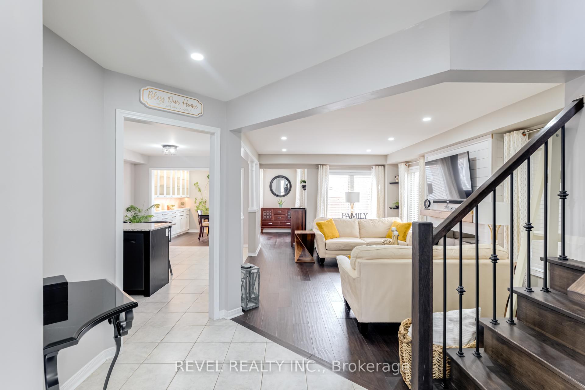 Photo 7 of 114 Edwin Carr Street, Clarington, Bowmanville — HOMEH