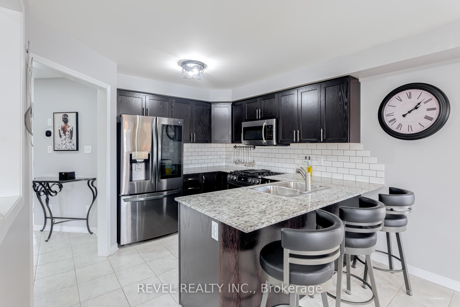 Photo 12 of 114 Edwin Carr Street, Clarington, Bowmanville — HOMEH