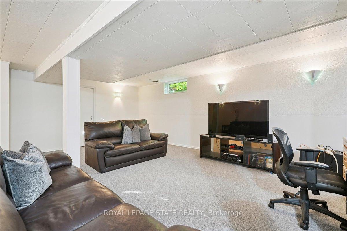 Photo 35 of 16 Stella Court, Hamilton, Fessenden — HOMEH