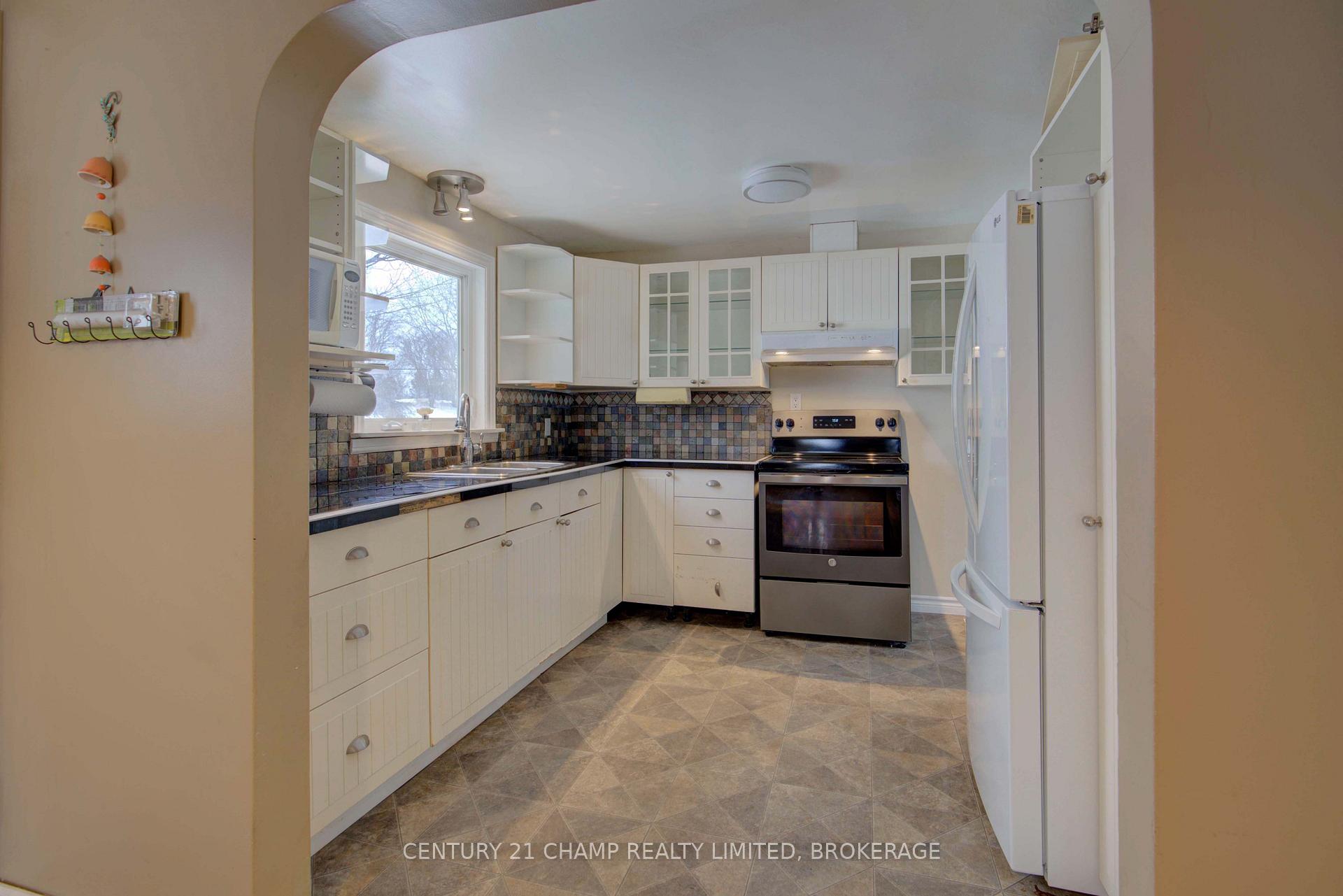 Photo 8 of 7670 38 Road, Frontenac, Frontenac South — HOMEH