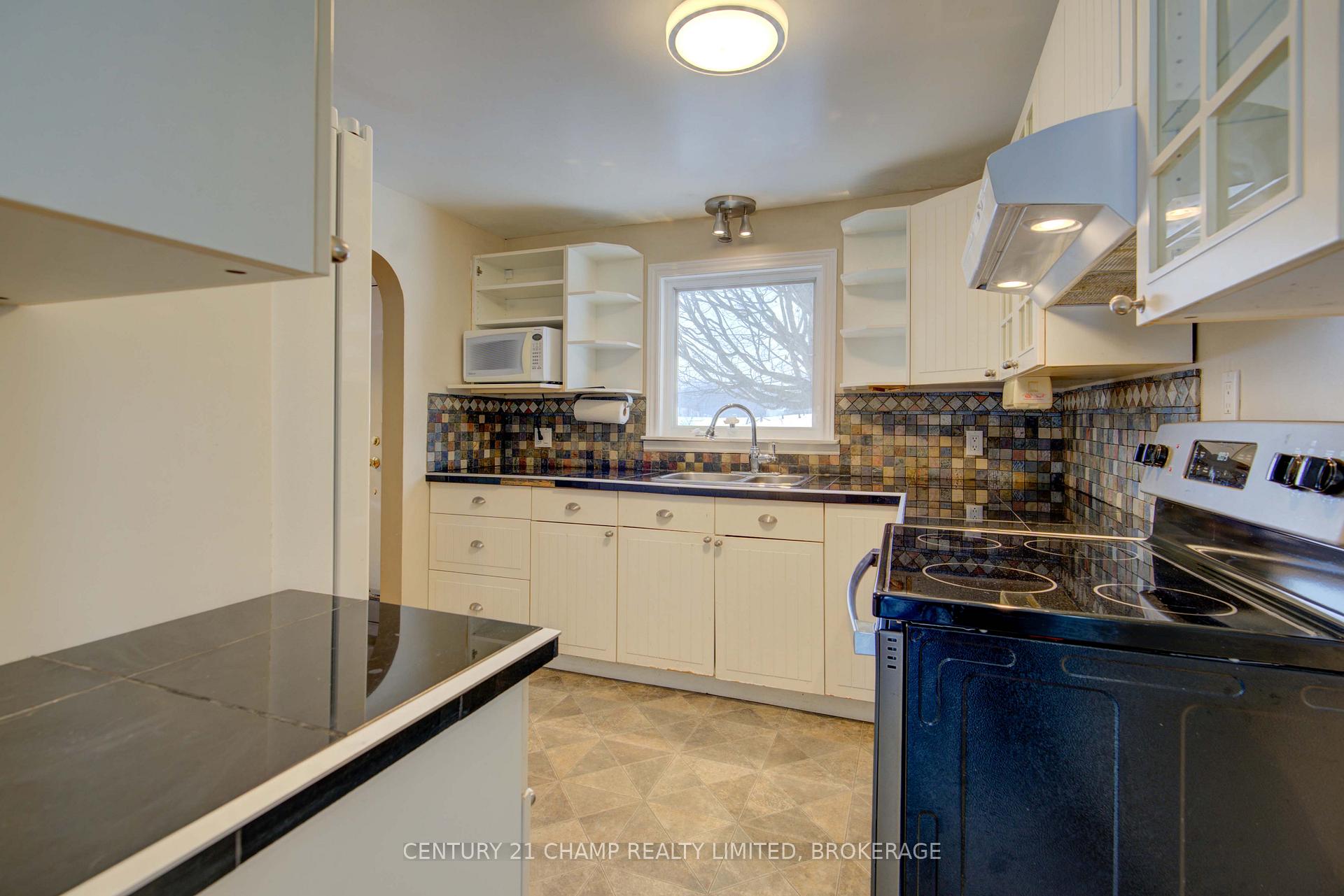 Photo 9 of 7670 38 Road, Frontenac, Frontenac South — HOMEH