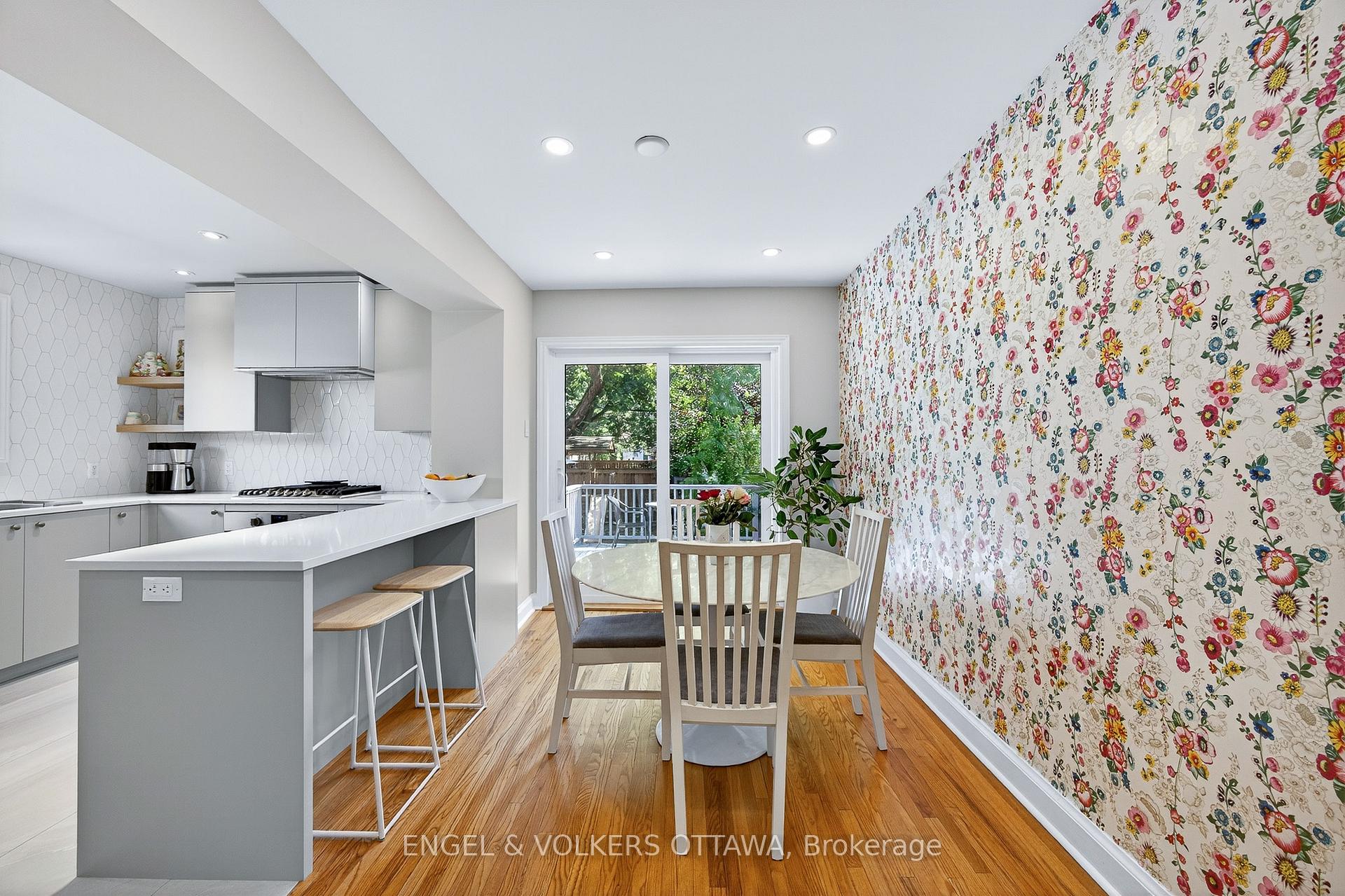 Photo 11 of 557 Roosevelt Avenue, Ottawa, McKellar/Highland — HOMEH