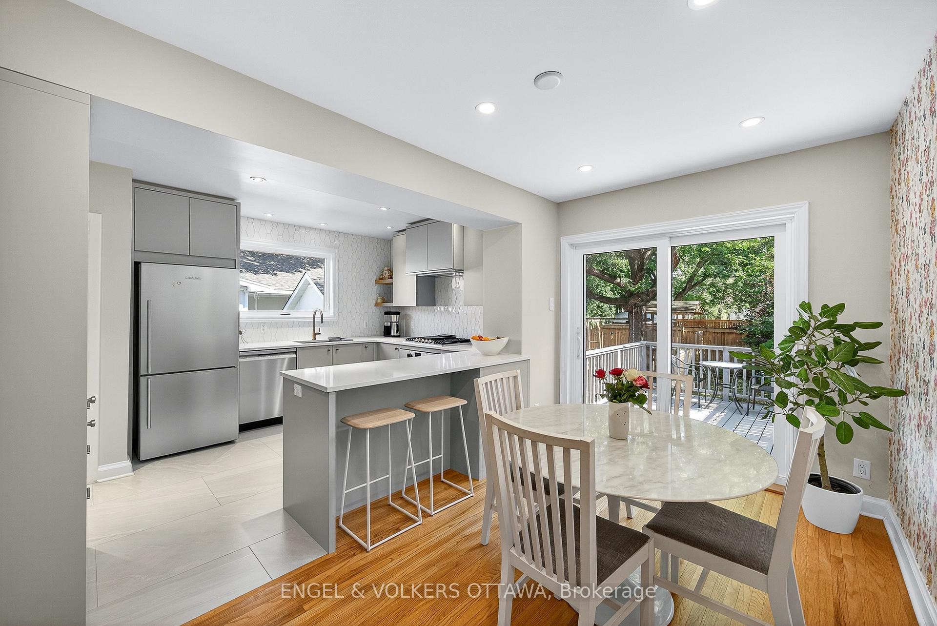 Photo 12 of 557 Roosevelt Avenue, Ottawa, McKellar/Highland — HOMEH