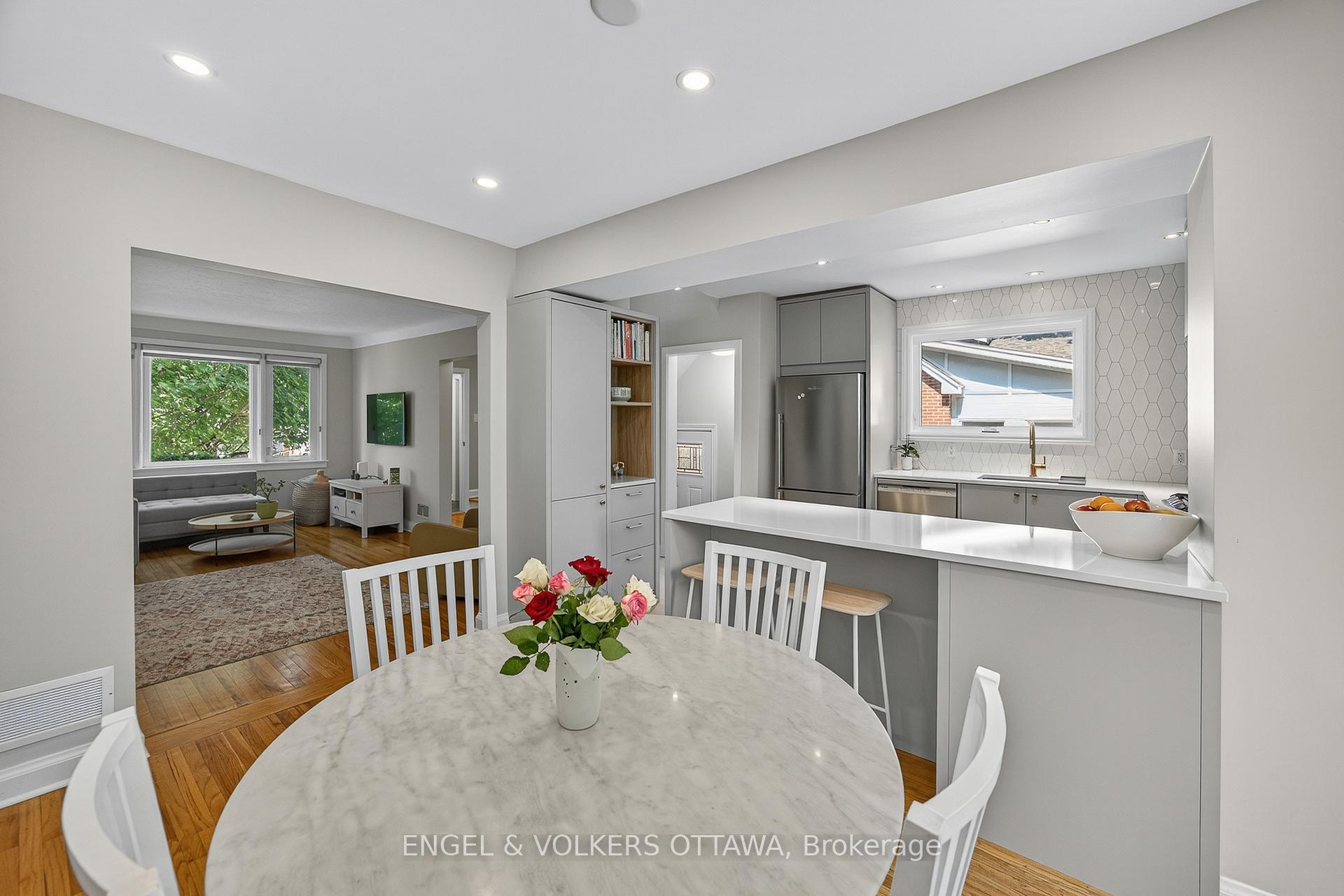 Photo 13 of 557 Roosevelt Avenue, Ottawa, McKellar/Highland — HOMEH