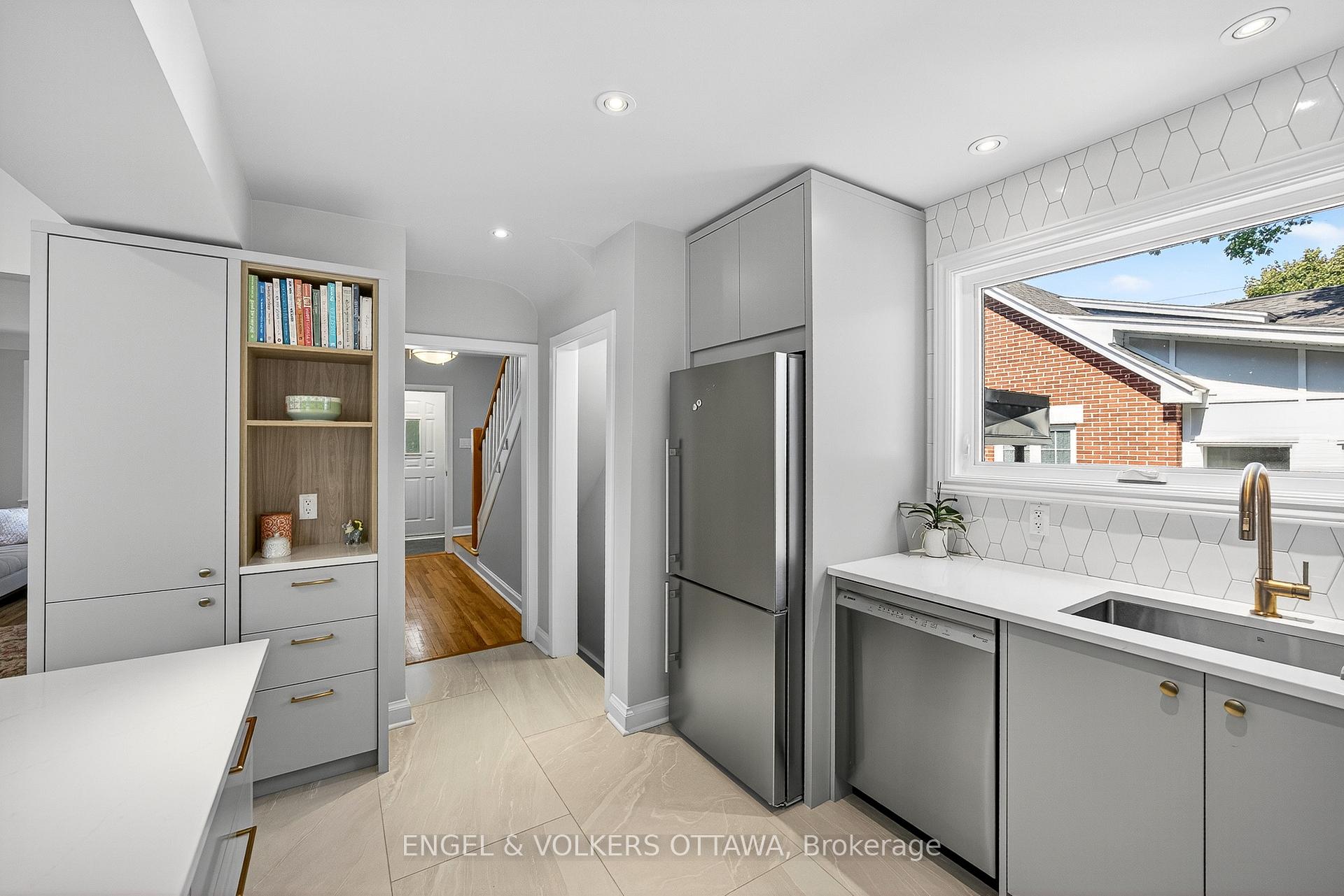 Photo 19 of 557 Roosevelt Avenue, Ottawa, McKellar/Highland — HOMEH