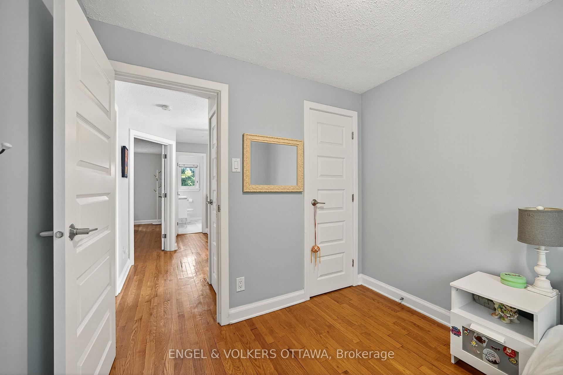 Photo 25 of 557 Roosevelt Avenue, Ottawa, McKellar/Highland — HOMEH