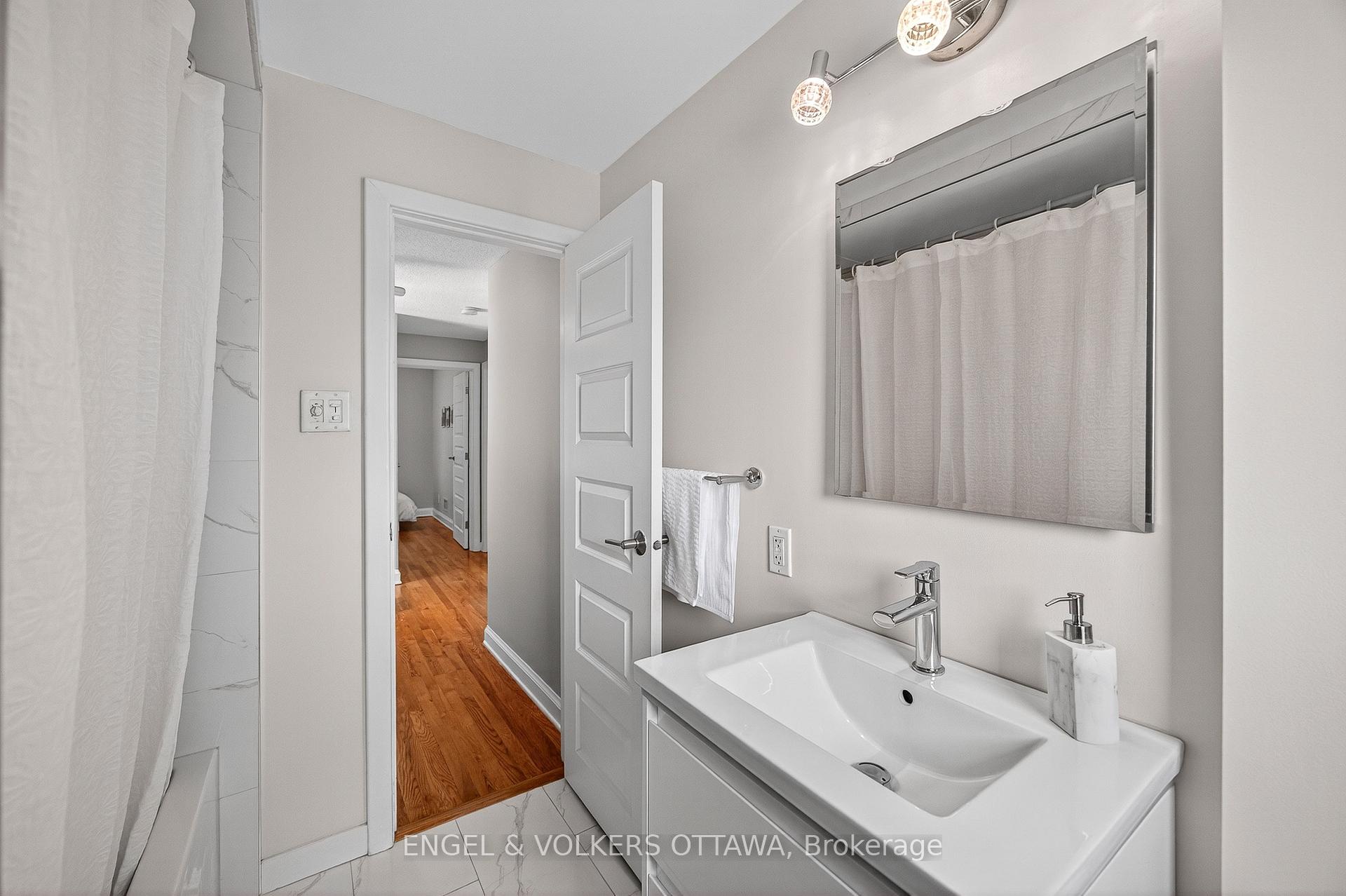 Photo 31 of 557 Roosevelt Avenue, Ottawa, McKellar/Highland — HOMEH