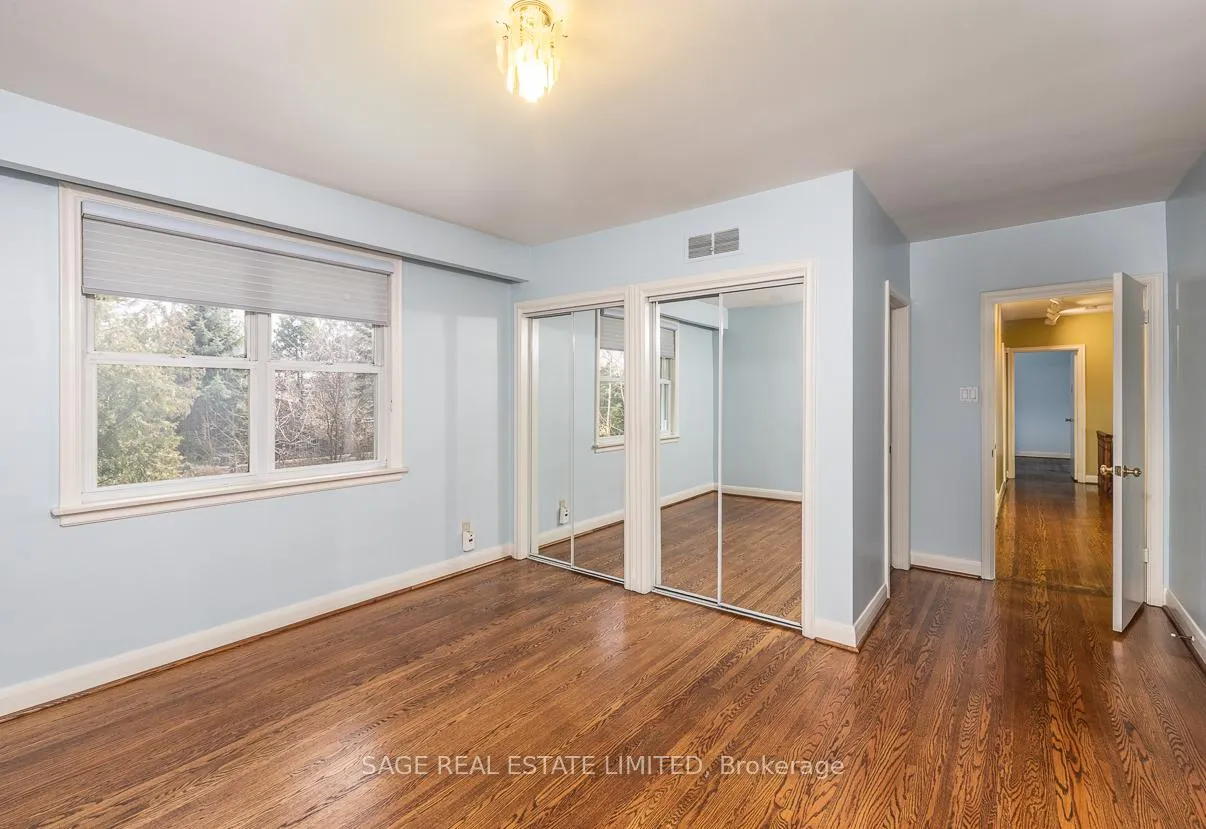 Photo 10 of 47 Ravensbourne Crescent, Etobicoke, Princess-Rosethorn — HOMEH