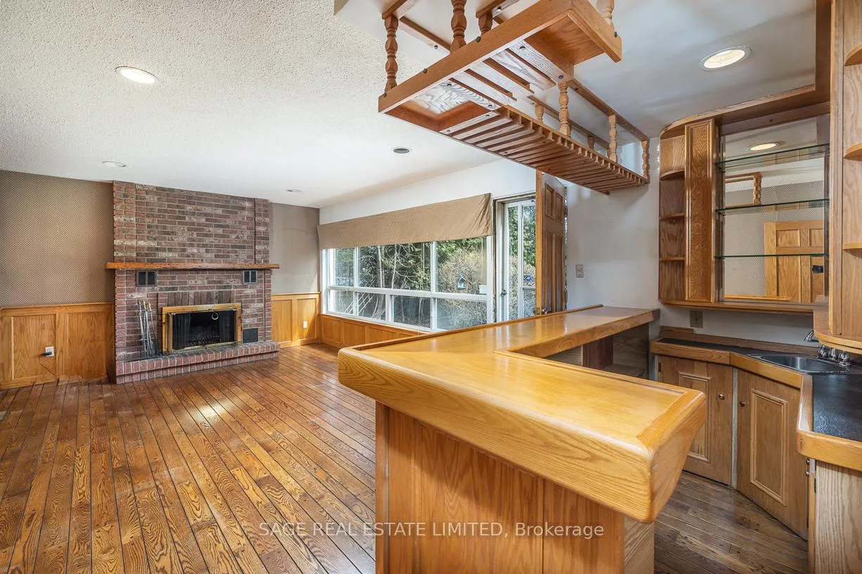 Photo 16 of 47 Ravensbourne Crescent, Etobicoke, Princess-Rosethorn — HOMEH