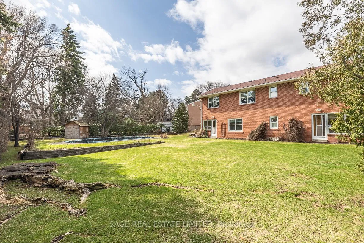 Photo 20 of 47 Ravensbourne Crescent, Etobicoke, Princess-Rosethorn — HOMEH